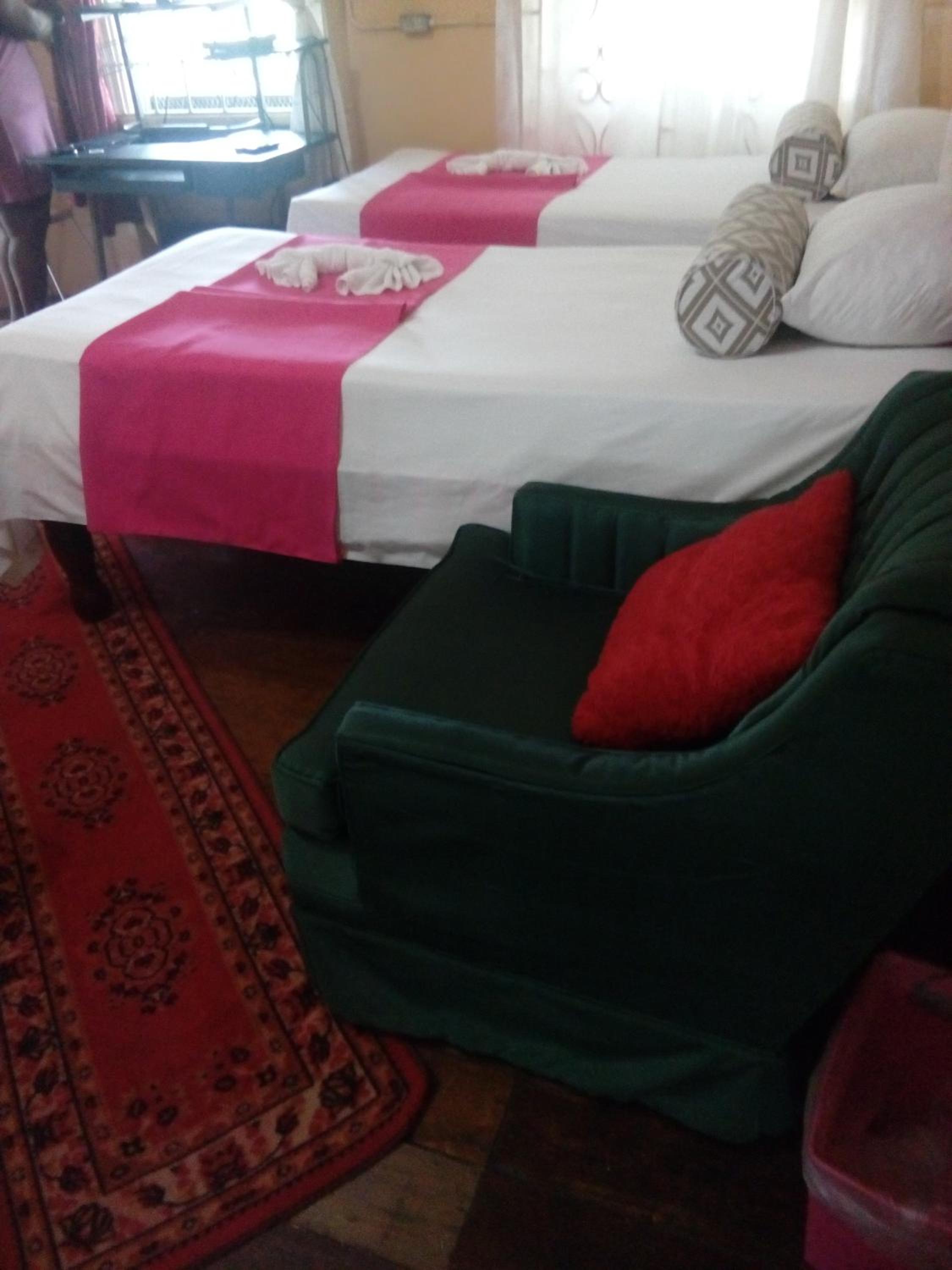 Queen Room with Two Queen Beds photo 1