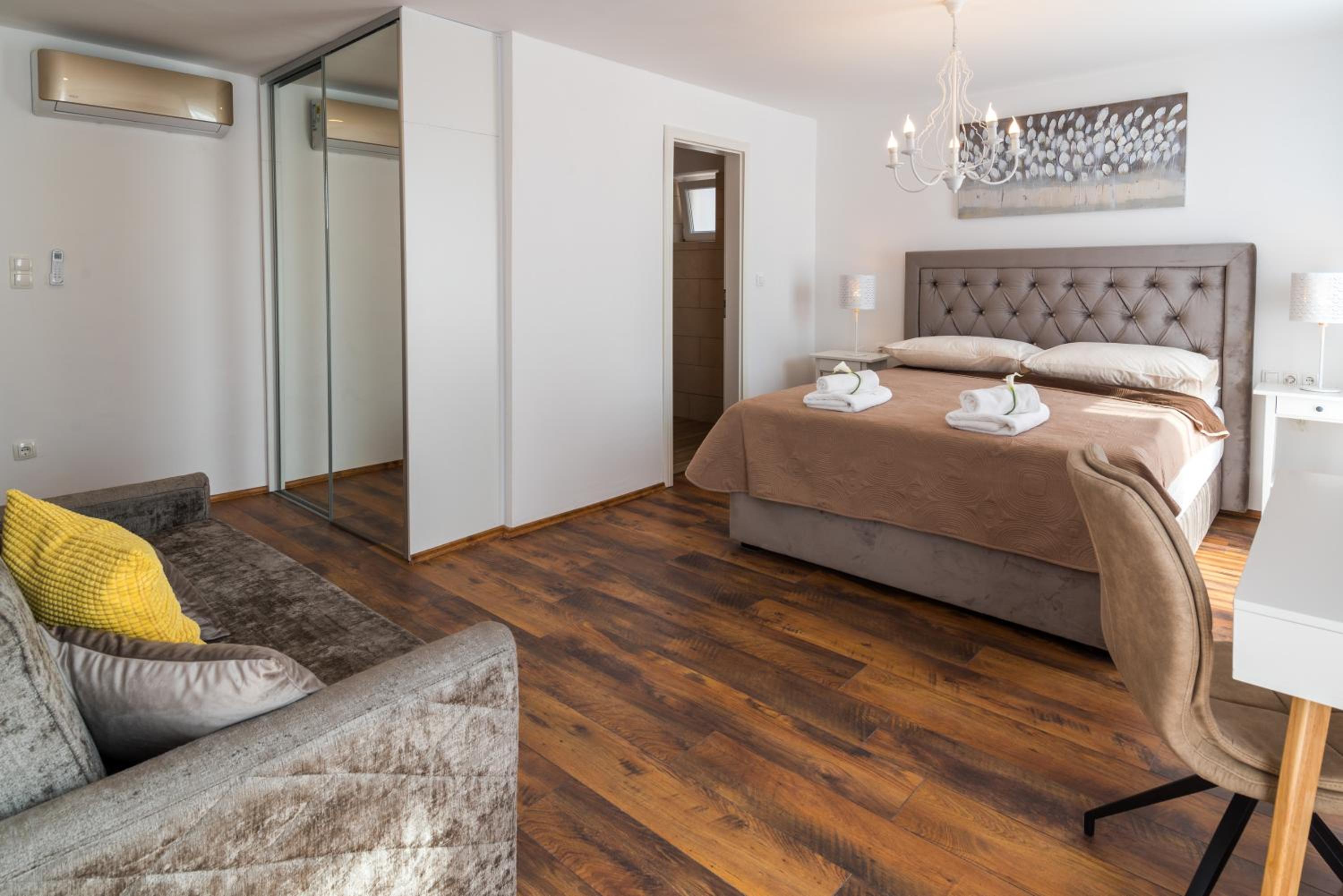 Family Room with Balcony - Photo 7