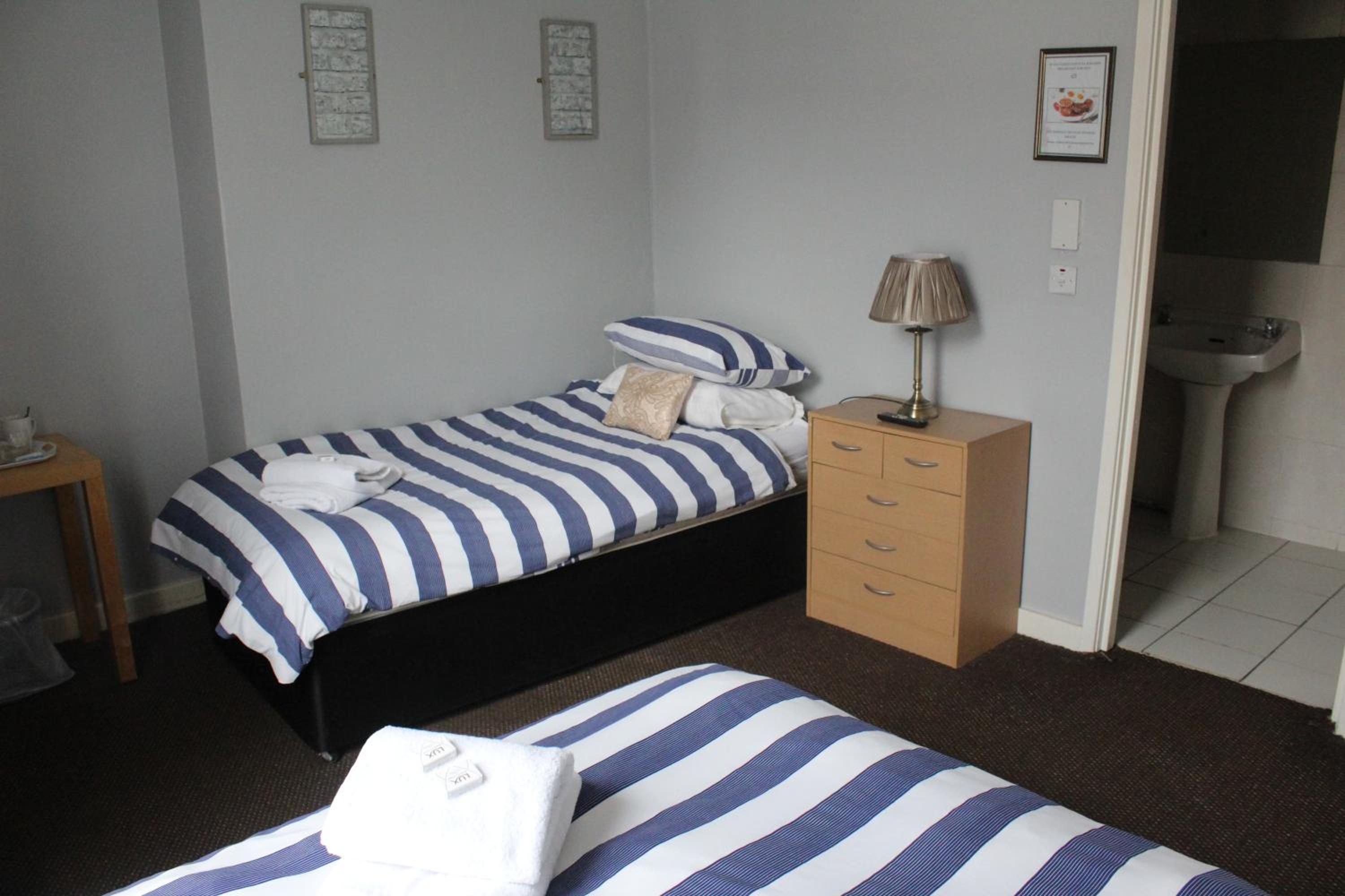 Triple Room - En Suite - Photo 9