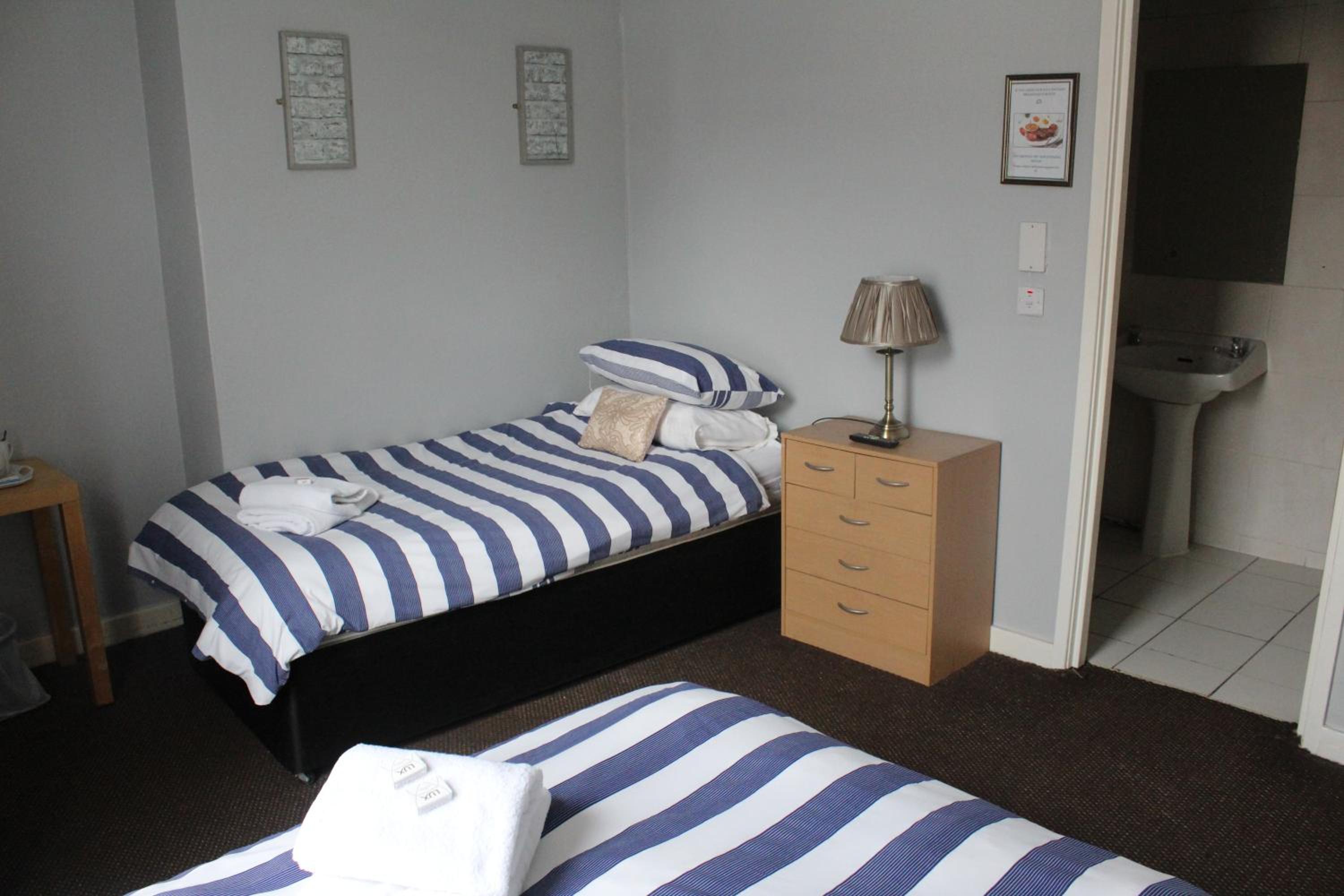 Triple Room - En Suite - Photo 10