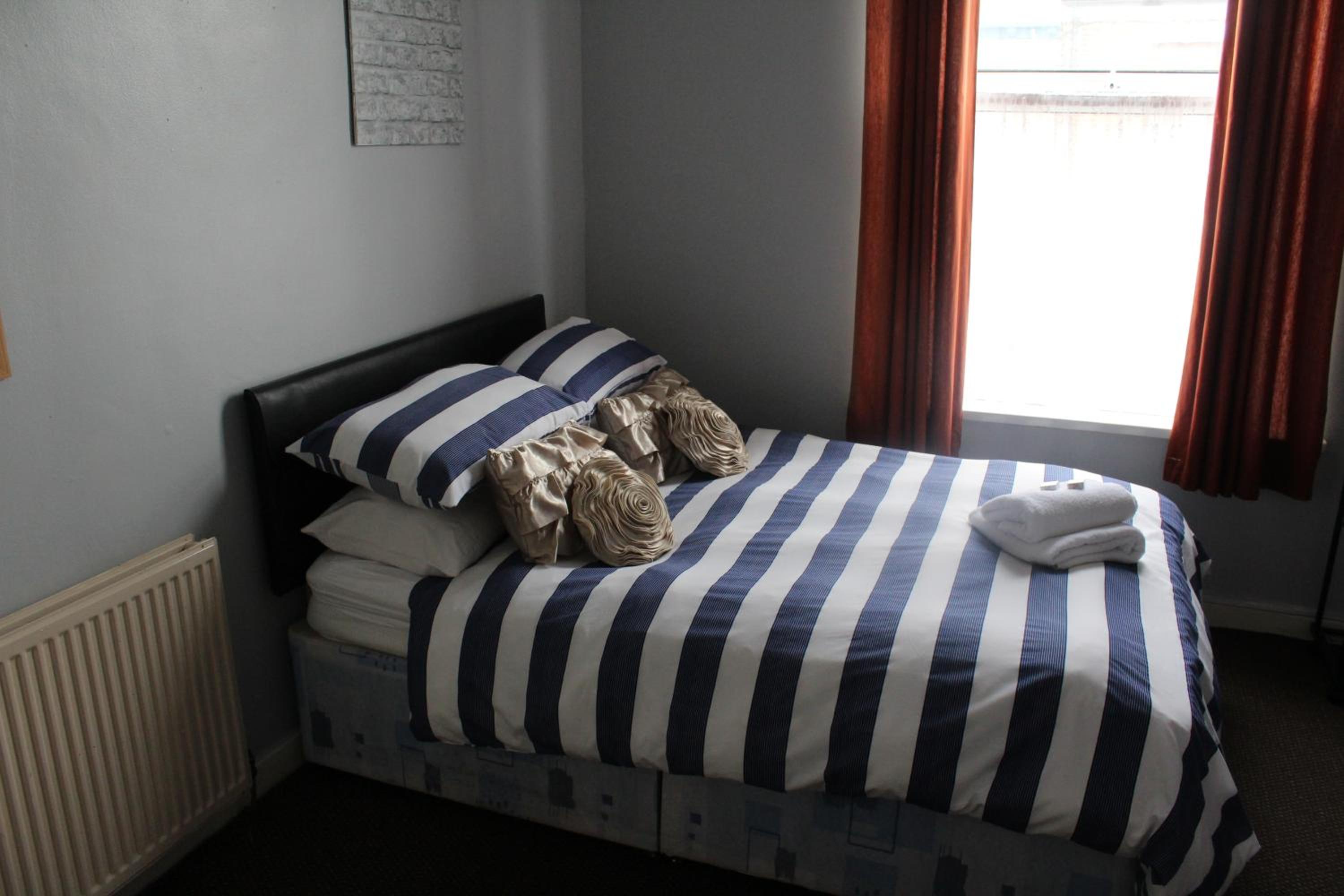 Triple Room - En Suite - Photo 11