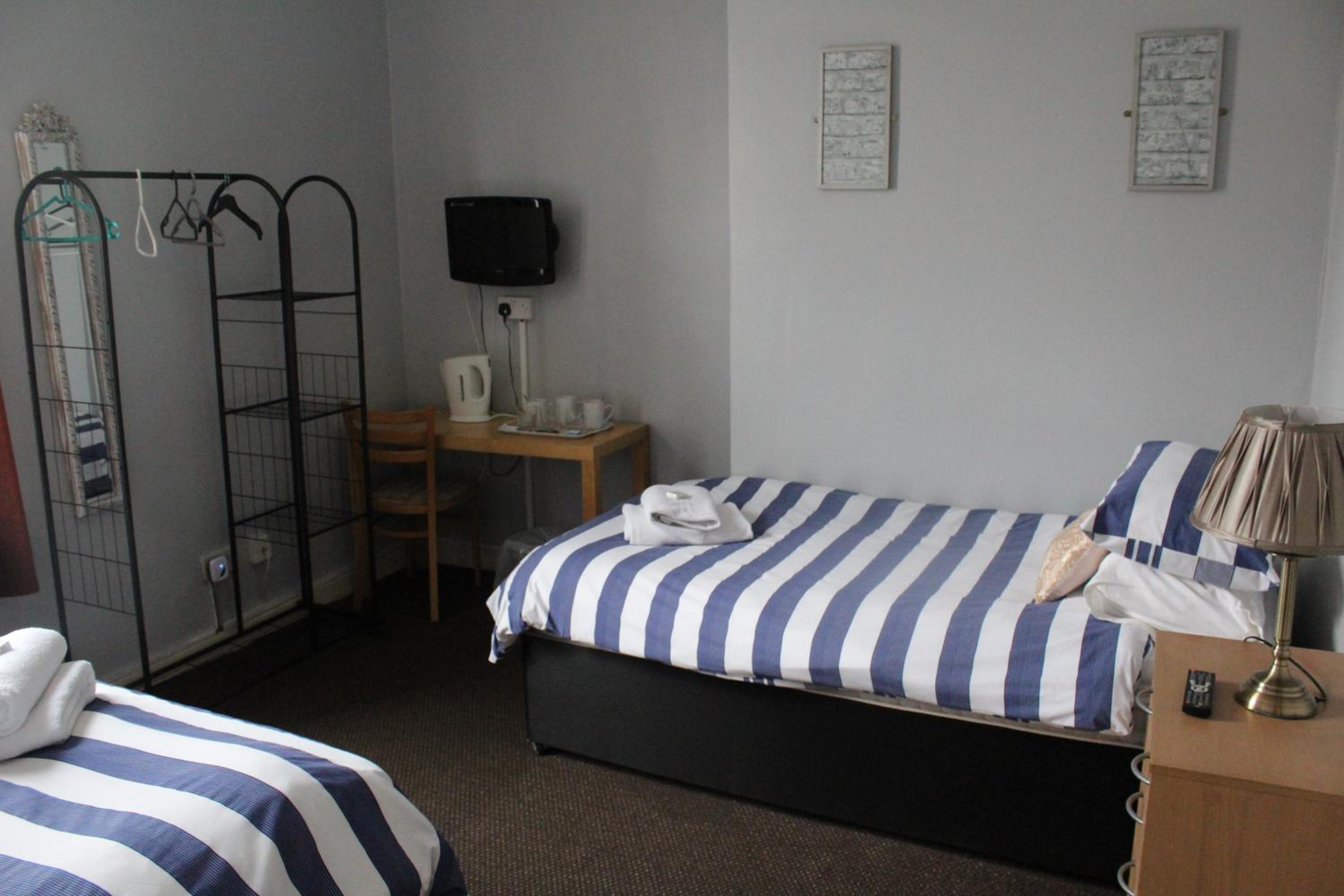 Triple Room - En Suite - Photo 13