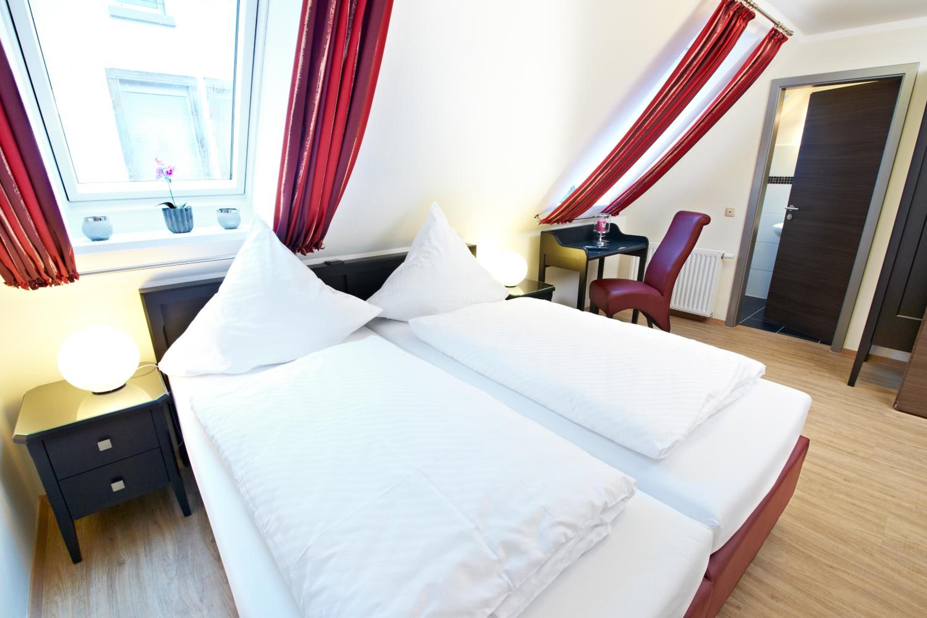 Single Room photo 3