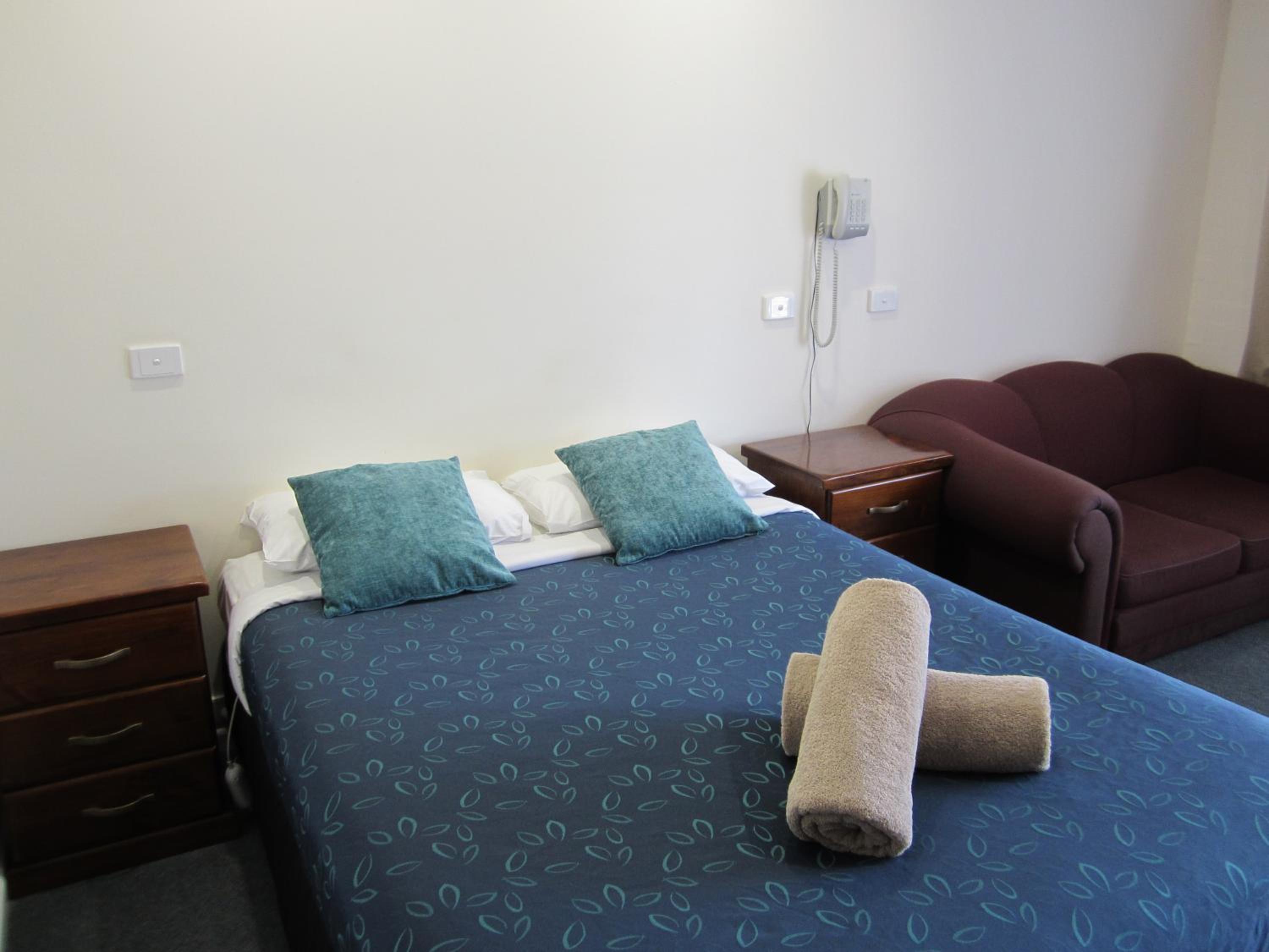 Budget Double Room photo 2