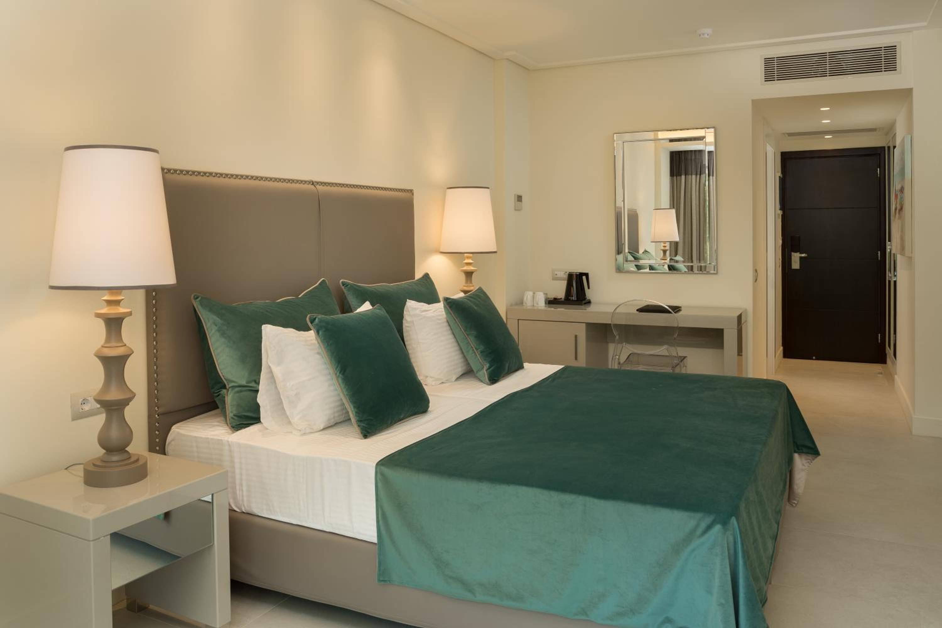 Superior room Inland View thumbnail 6
