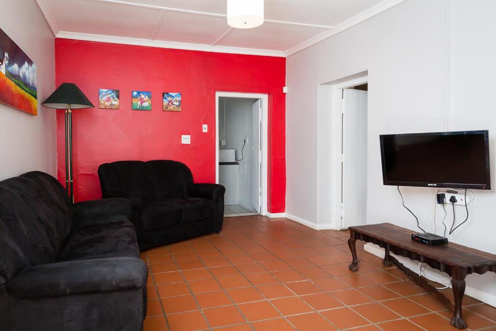 Three-Bedroom House - Photo 1