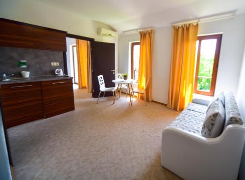 Studio with Park View (2 Adults) photo 1