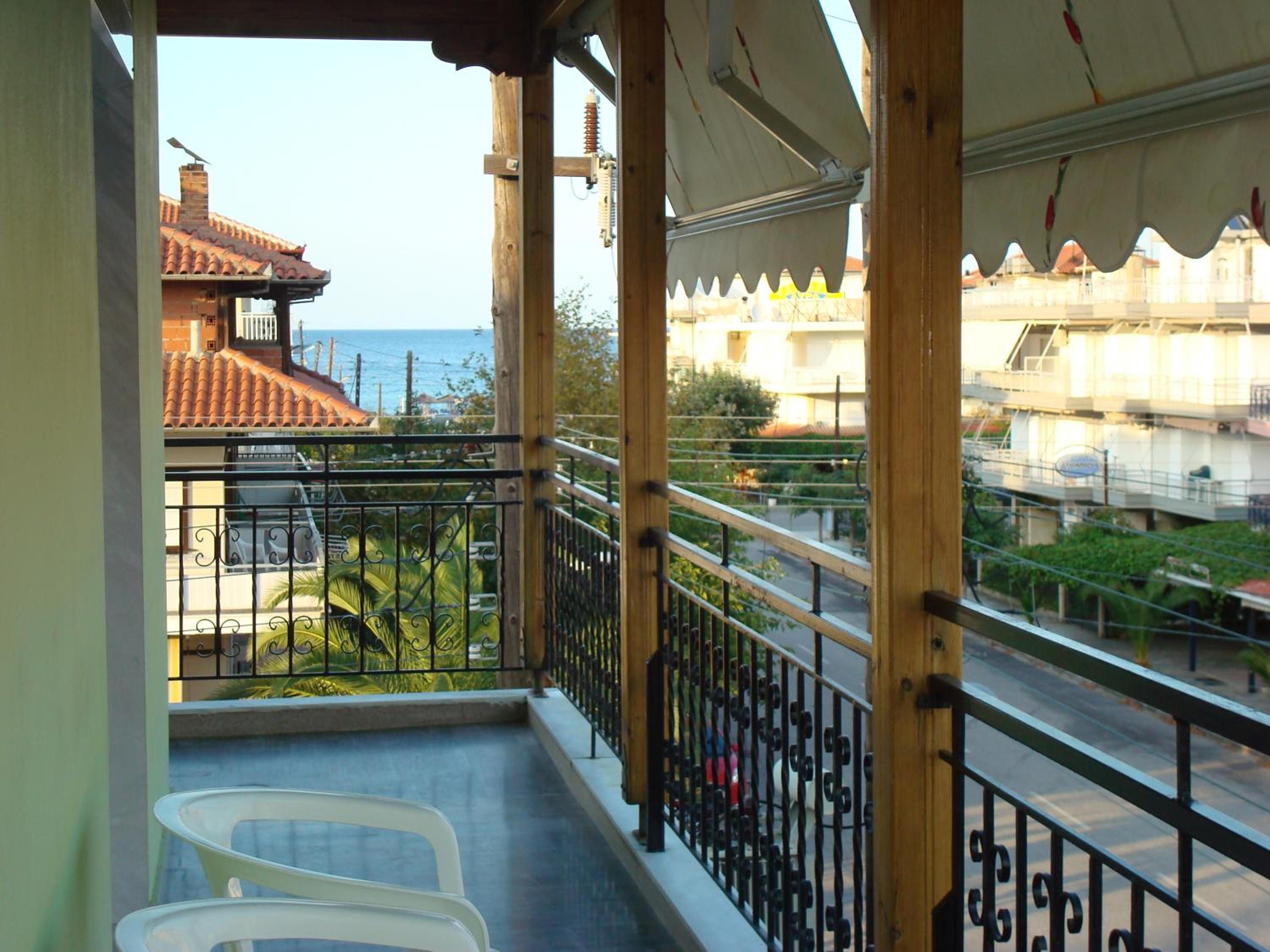 Two-Bedroom Apartment with Balcony photo 2