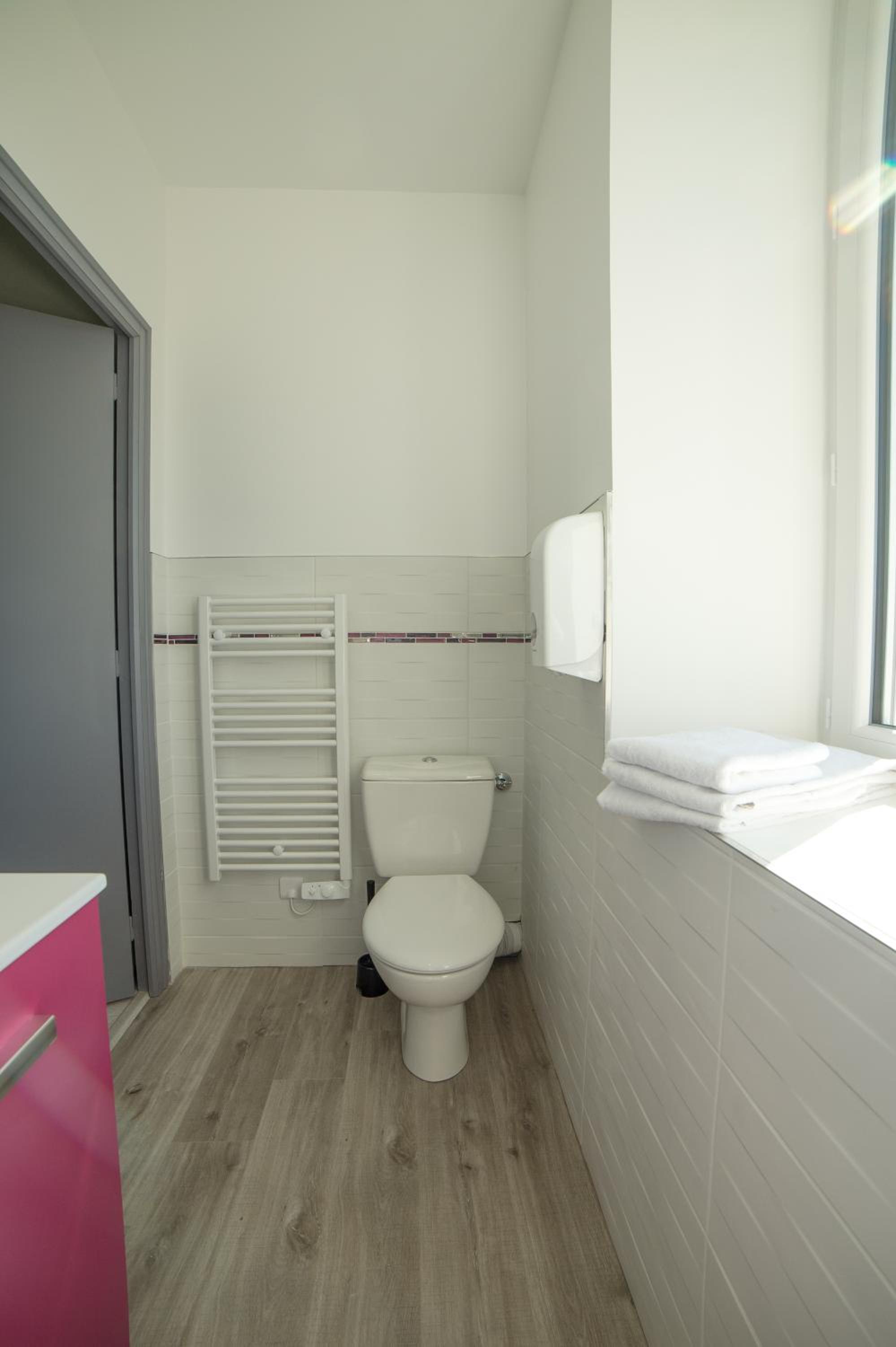 One-Bedroom Apartment - Photo 4
