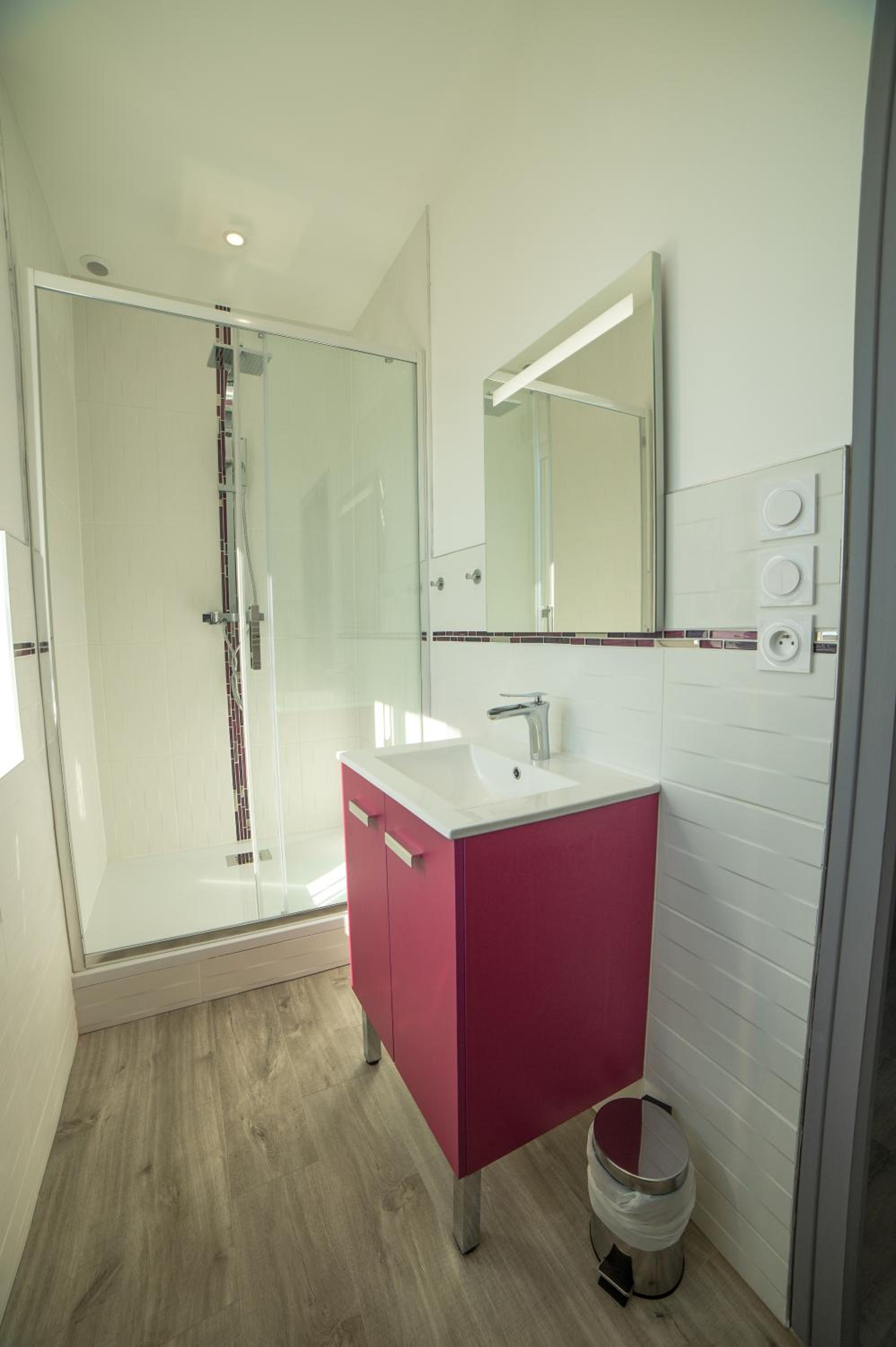 One-Bedroom Apartment - Photo 3