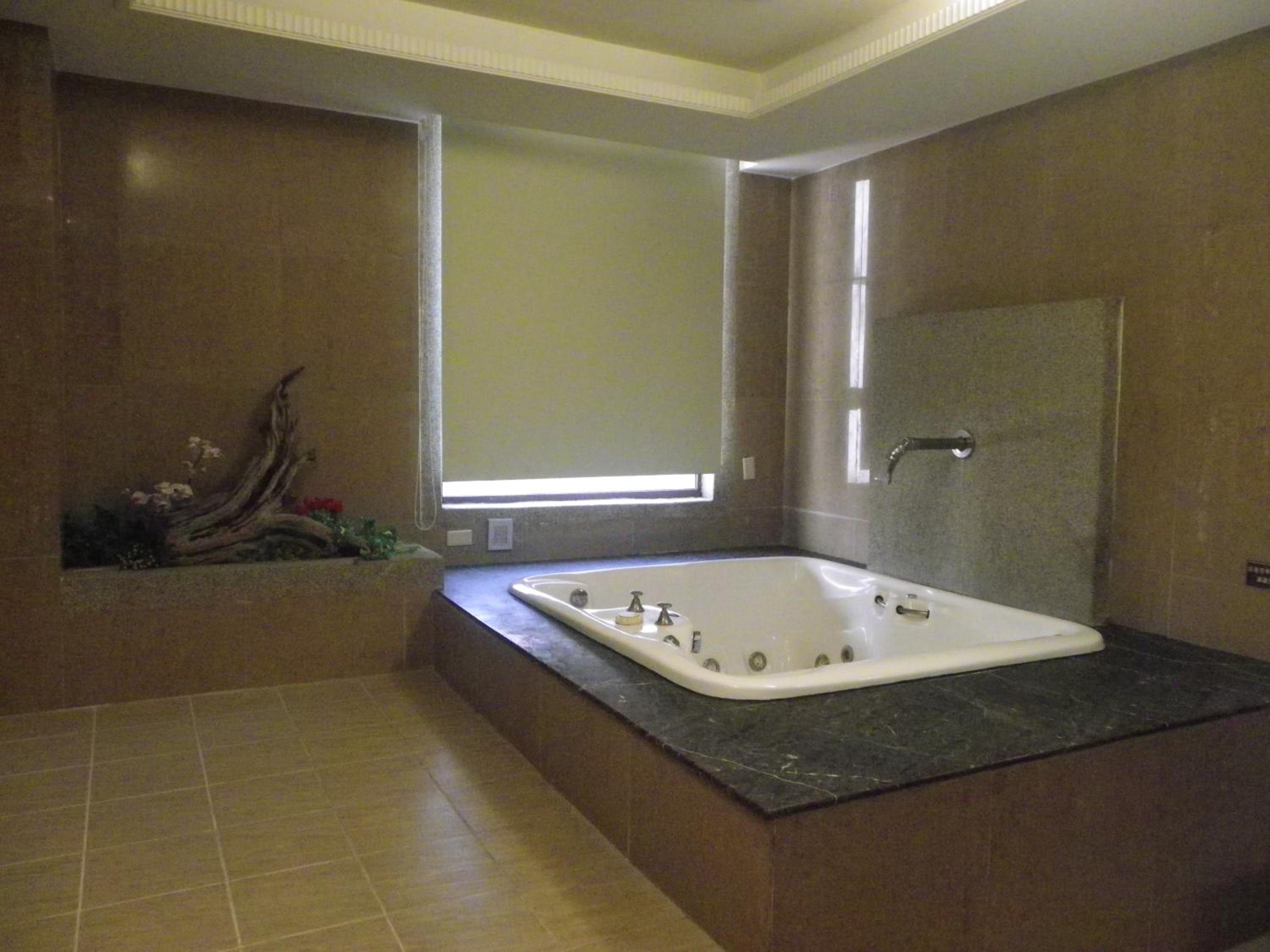 Queen Room with Spa Bath photo 3