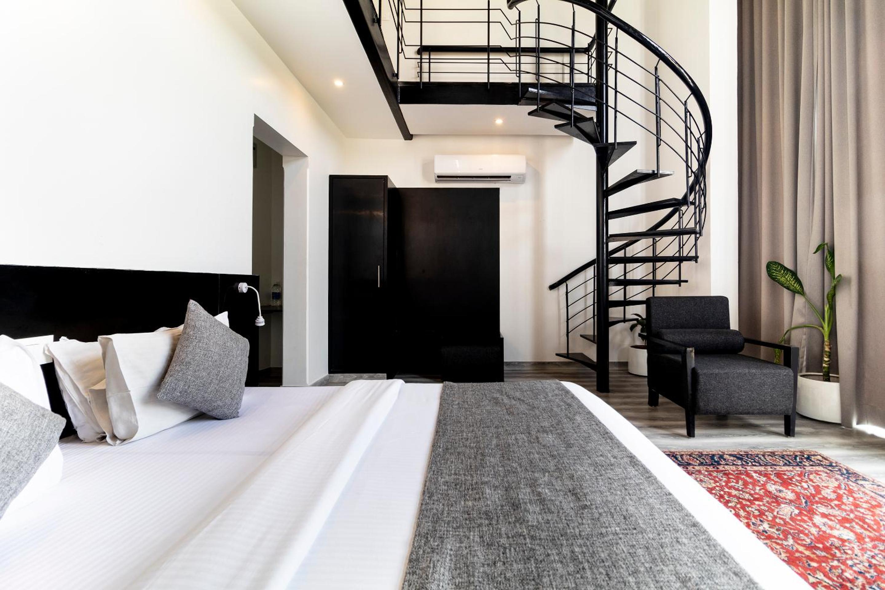 Duplex Suite - Photo 19
