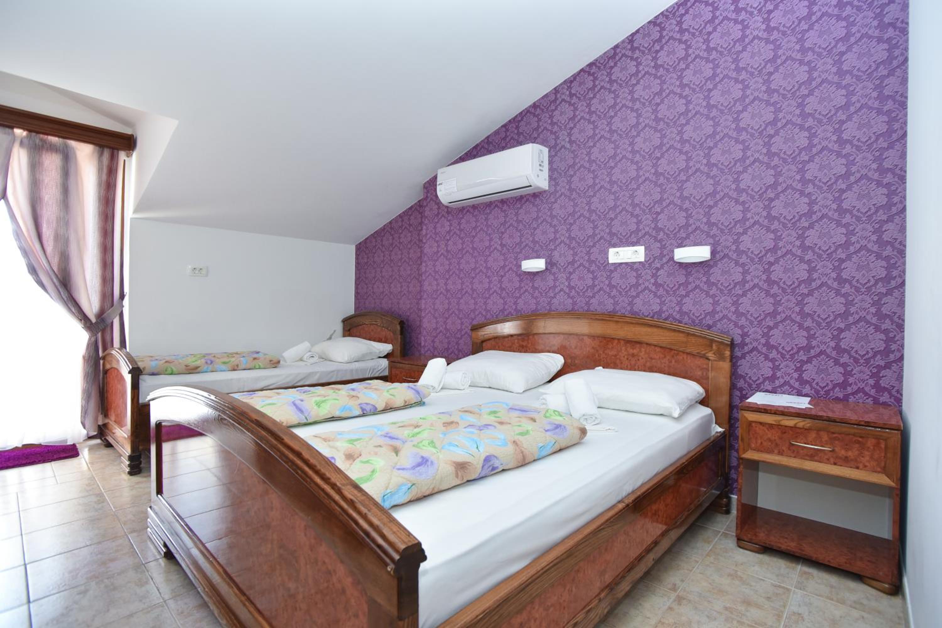 Triple Room with Balcony - Photo 5