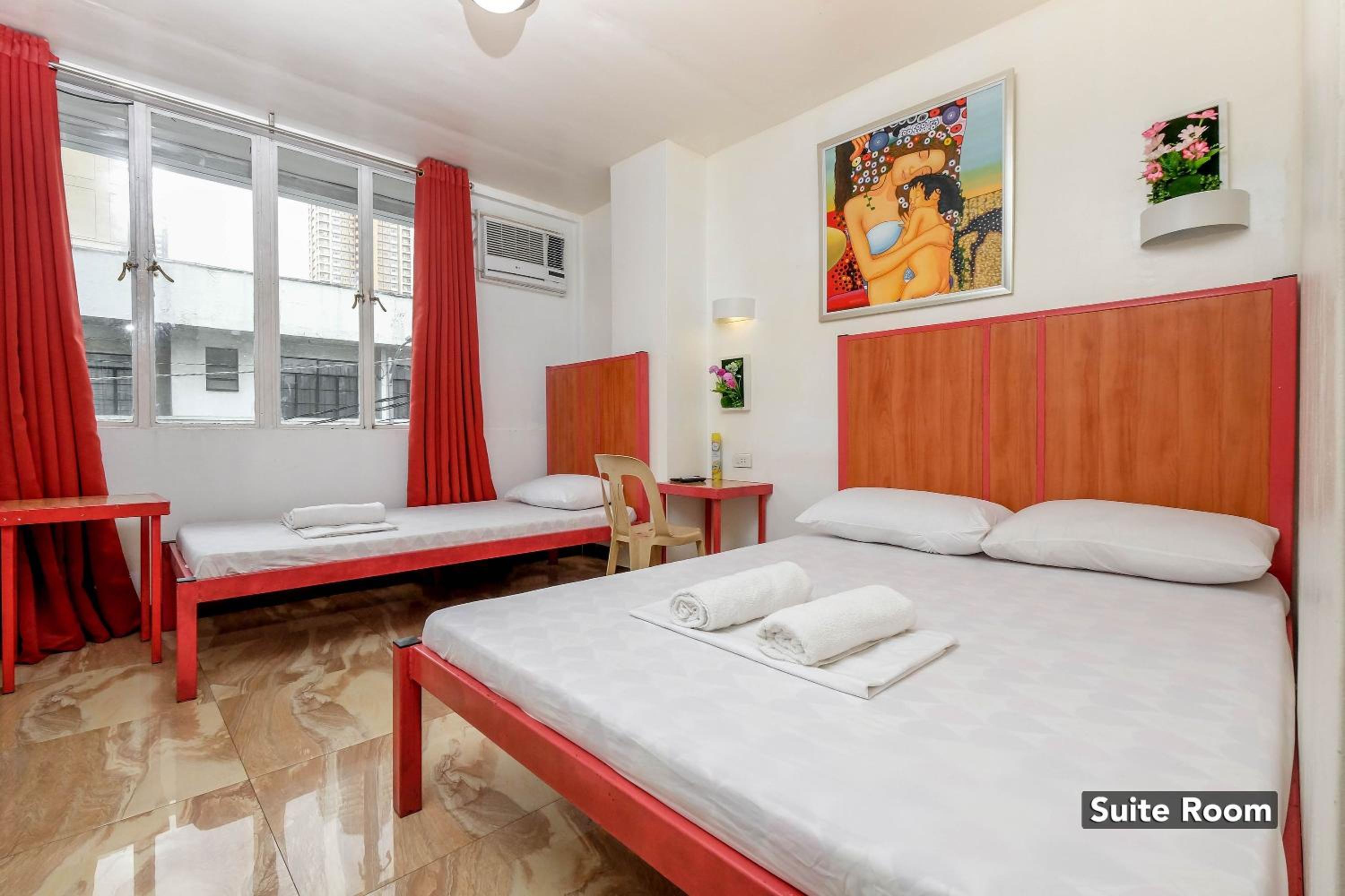 Suite Room - Photo 7