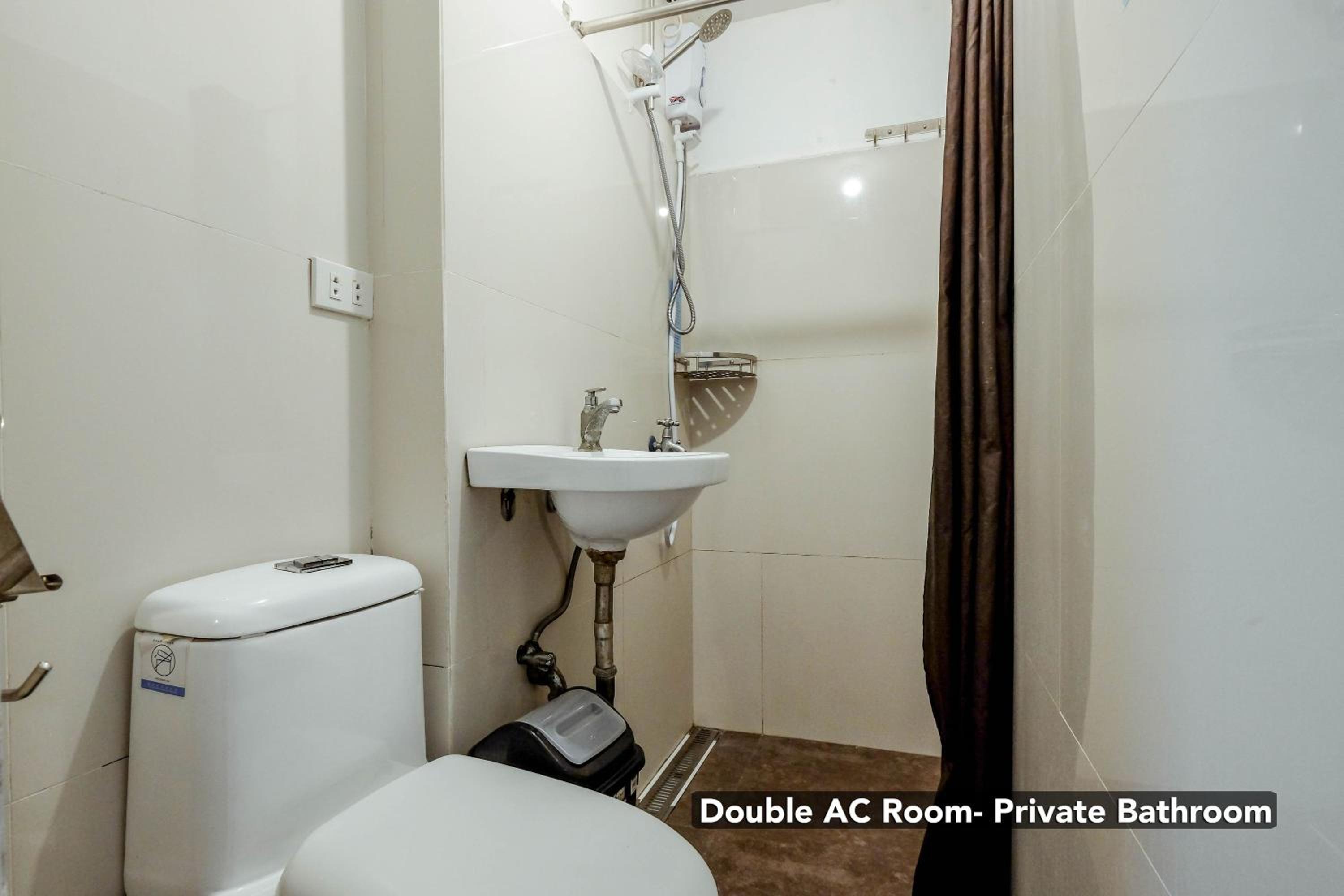 Double Aircon Room - Photo 7