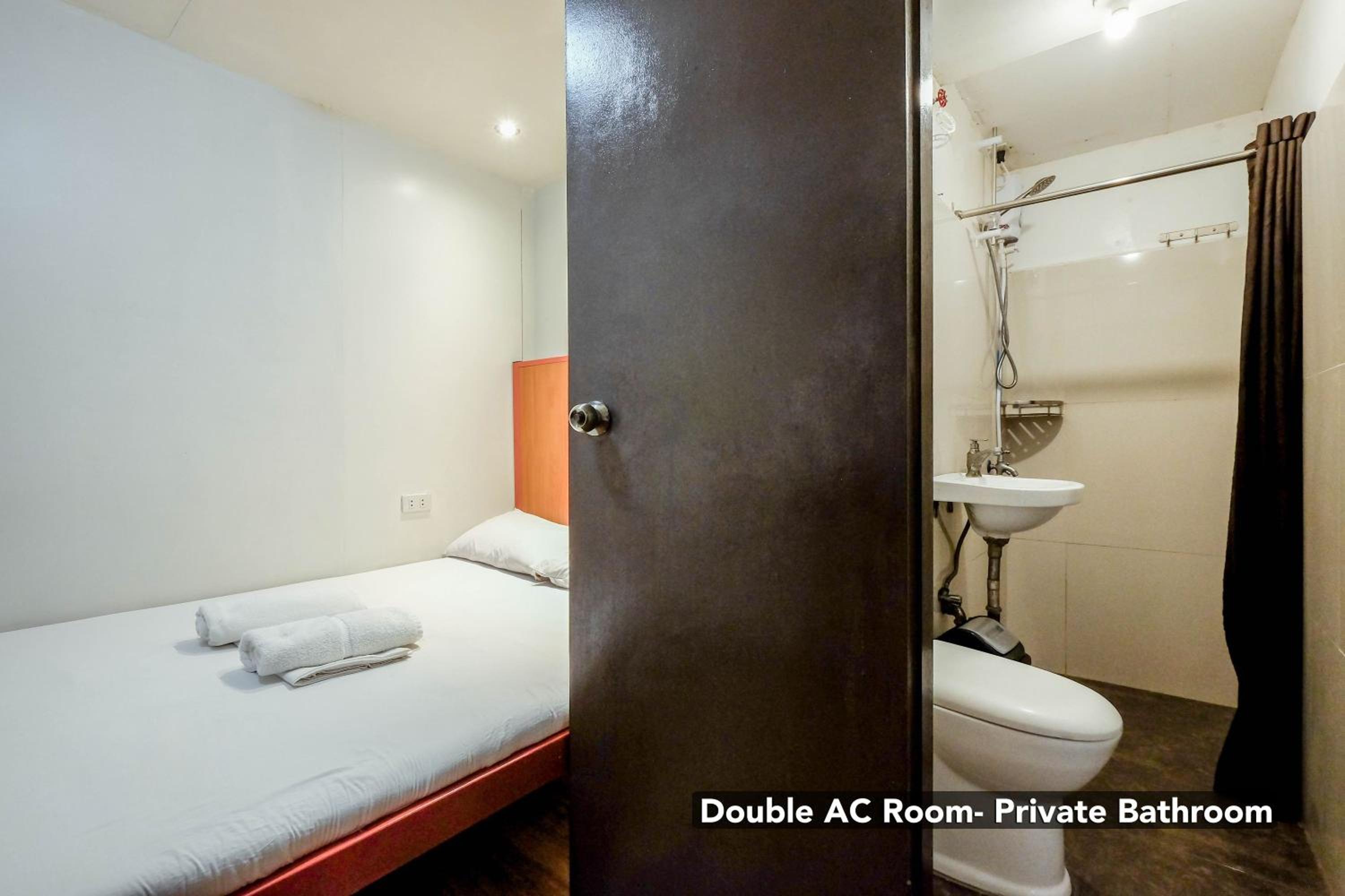 Double Aircon Room - Photo 3