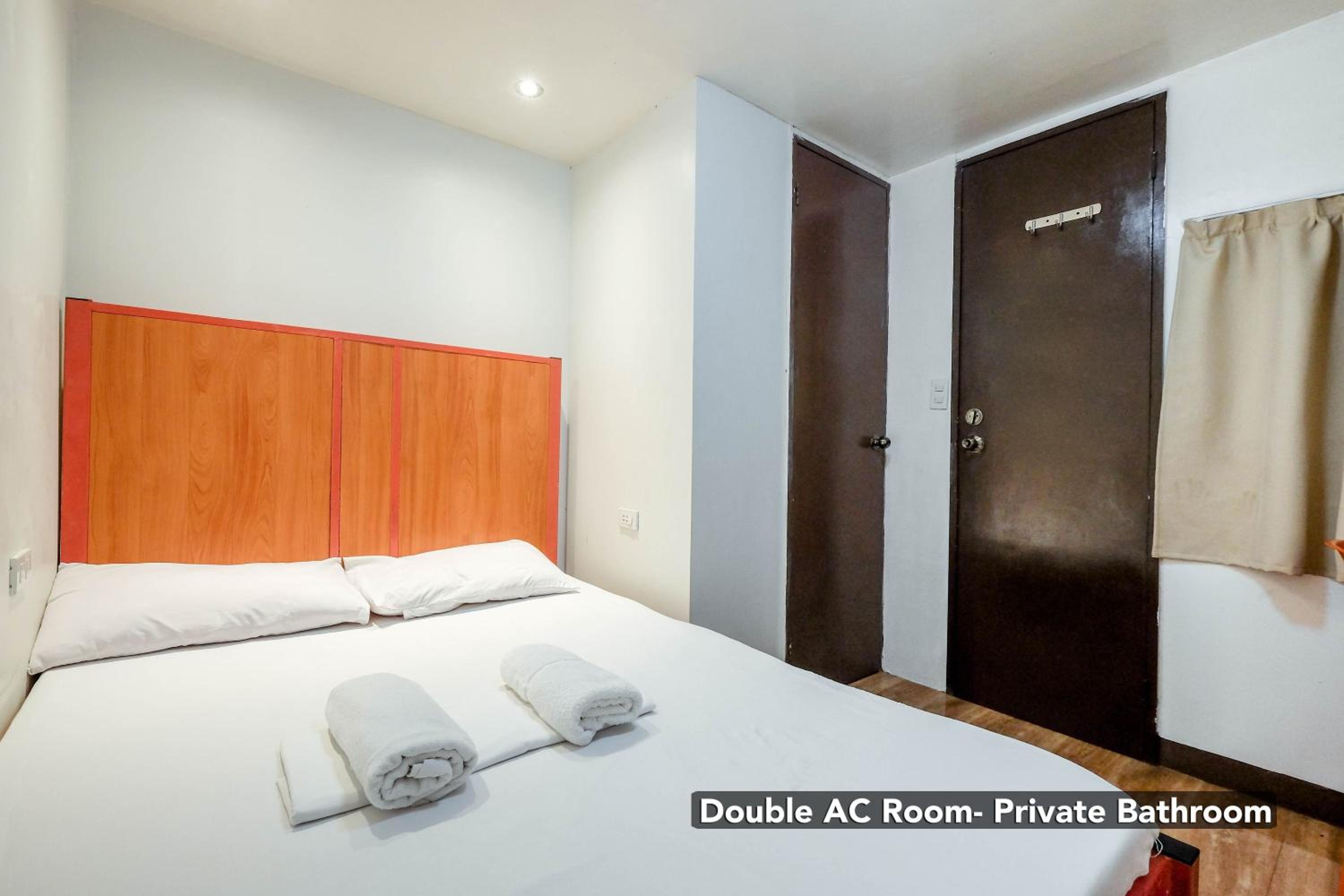 Double Aircon Room - Photo 5
