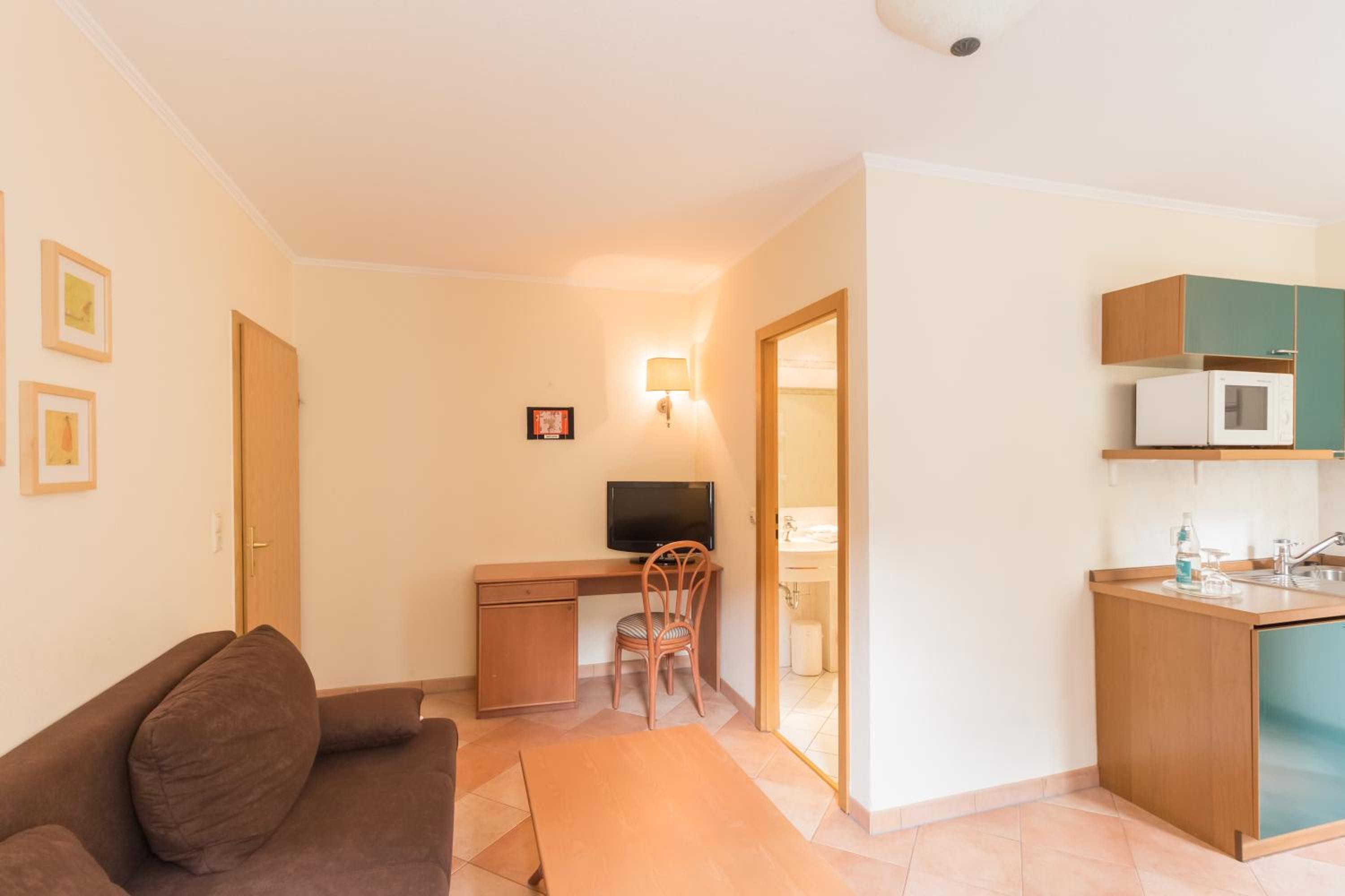 Family Room - Photo 7