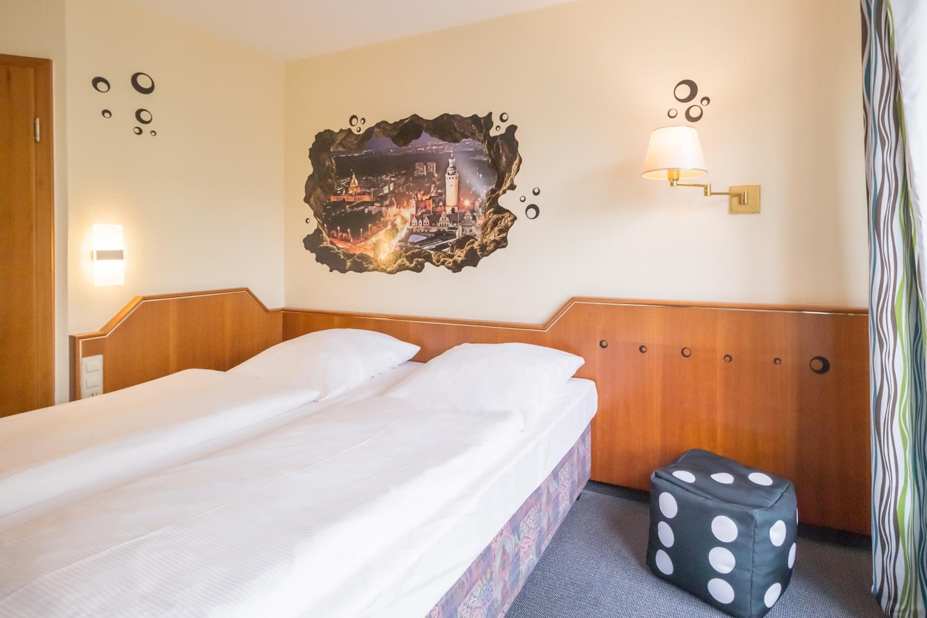 Twin Room - Photo 5