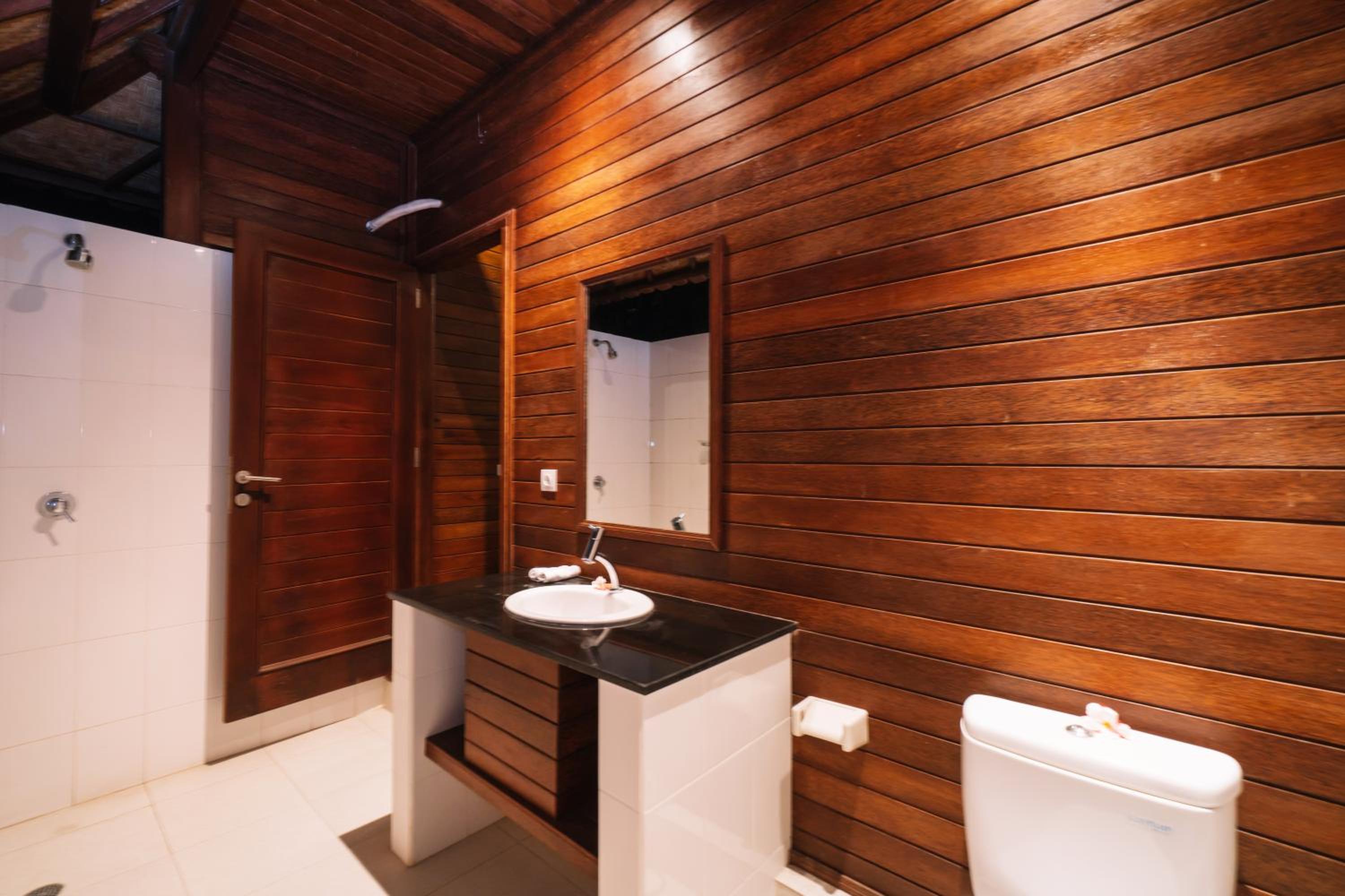 Deluxe Double Room with Balcony and Sea View - Photo 14