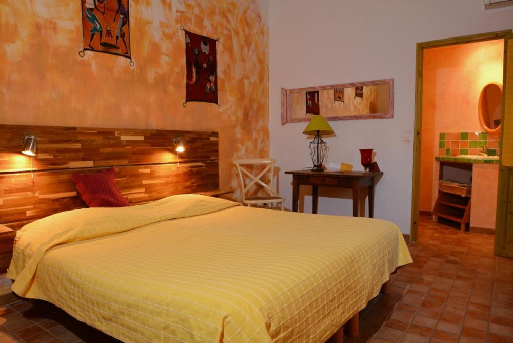 Double or Twin Room with Garden View - Photo 5