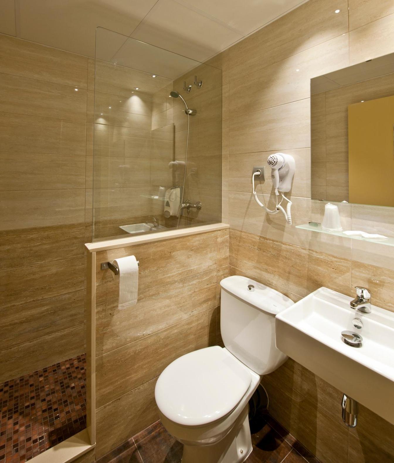 Double or Twin Room with Private Bathroom