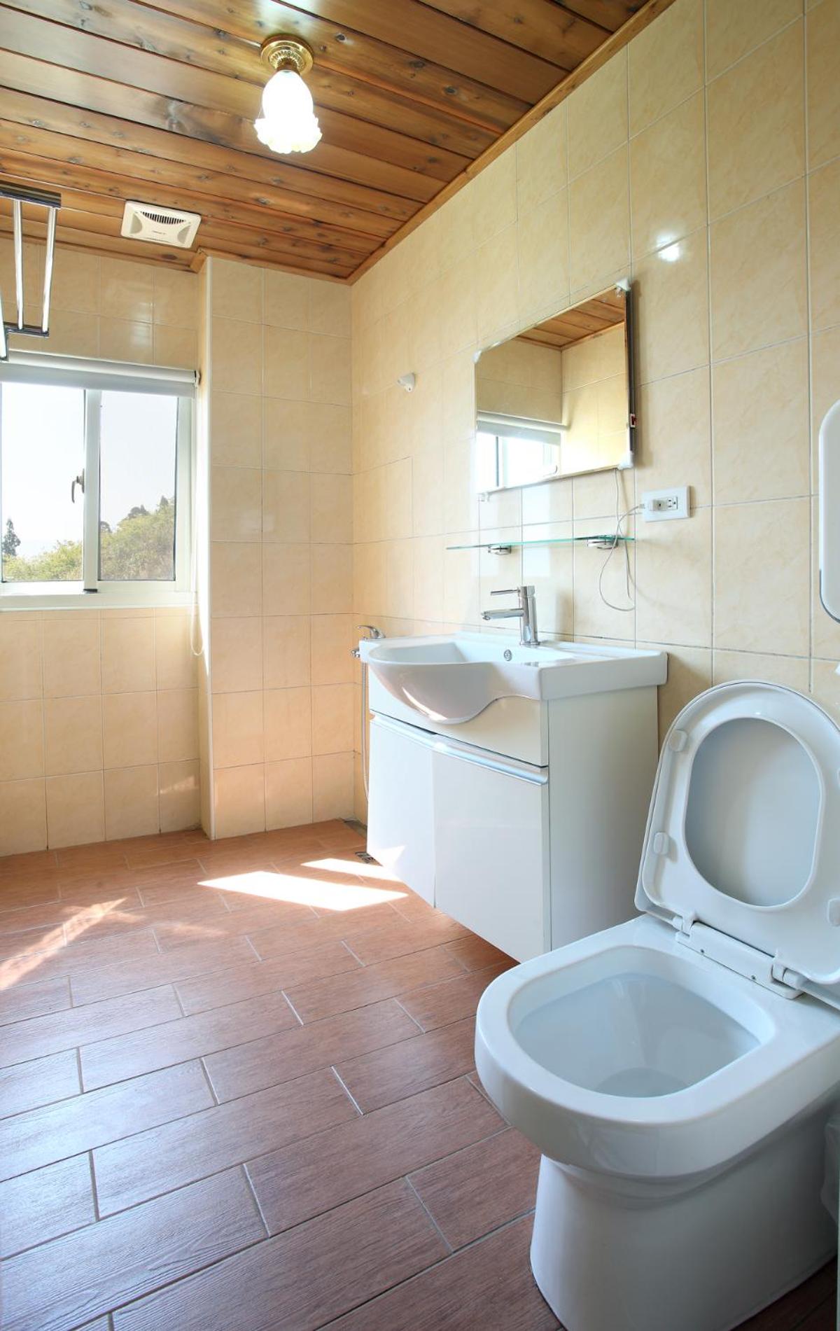 Standard Double Room - High Floor photo 2