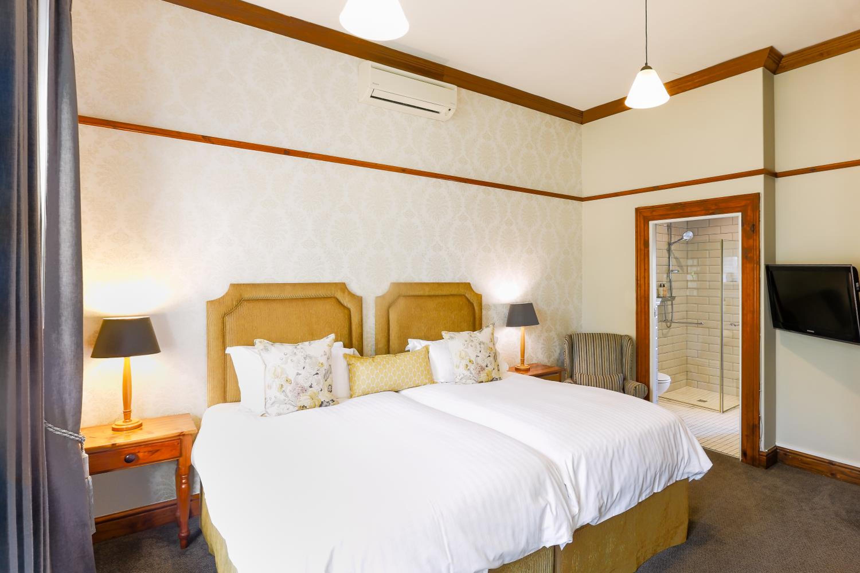 Northern Twin Room with Wheelchair Access
