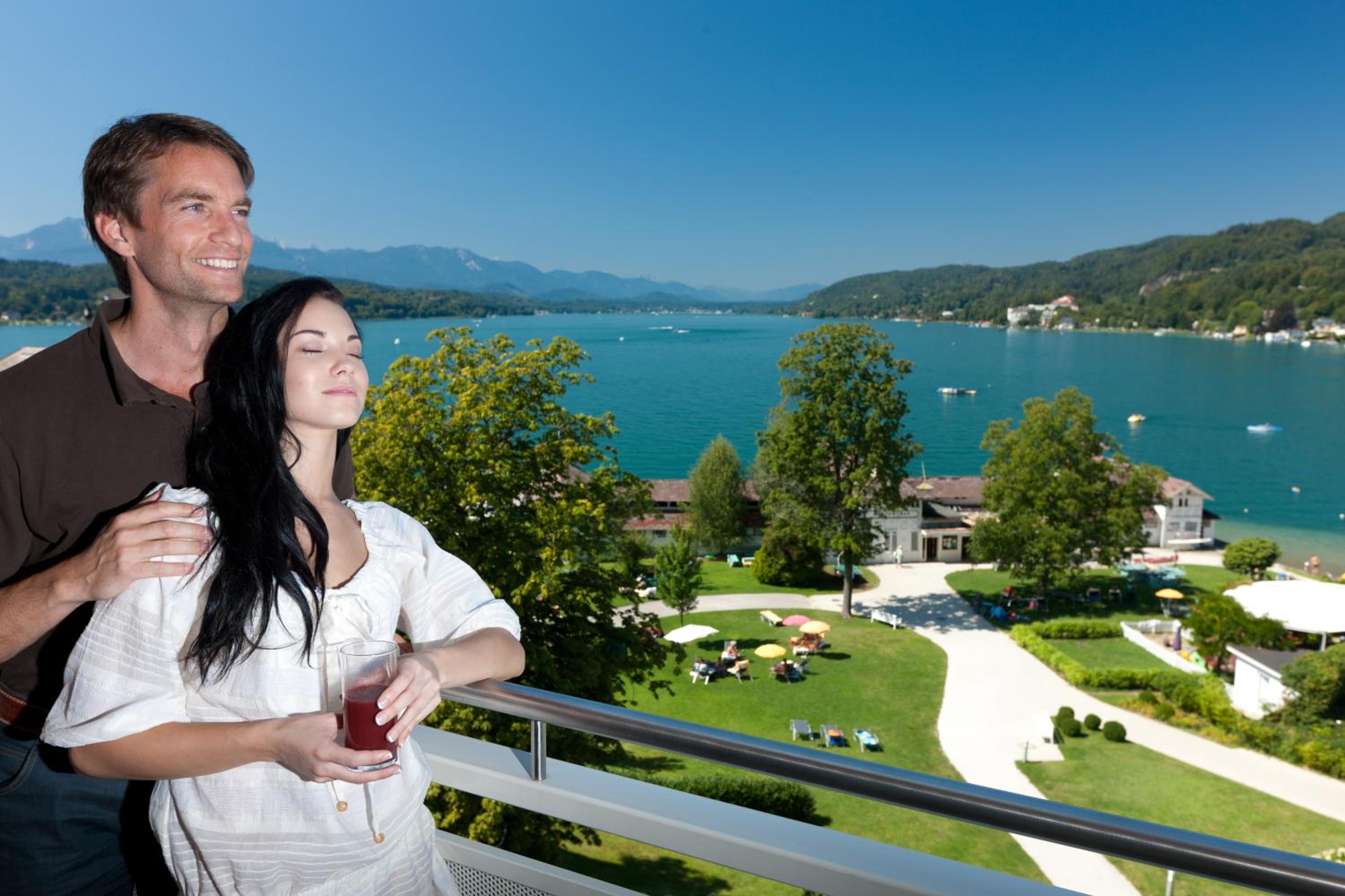 Deluxe Double Room with Balcony and Lake/Werzers Badehaus view - Photo 7