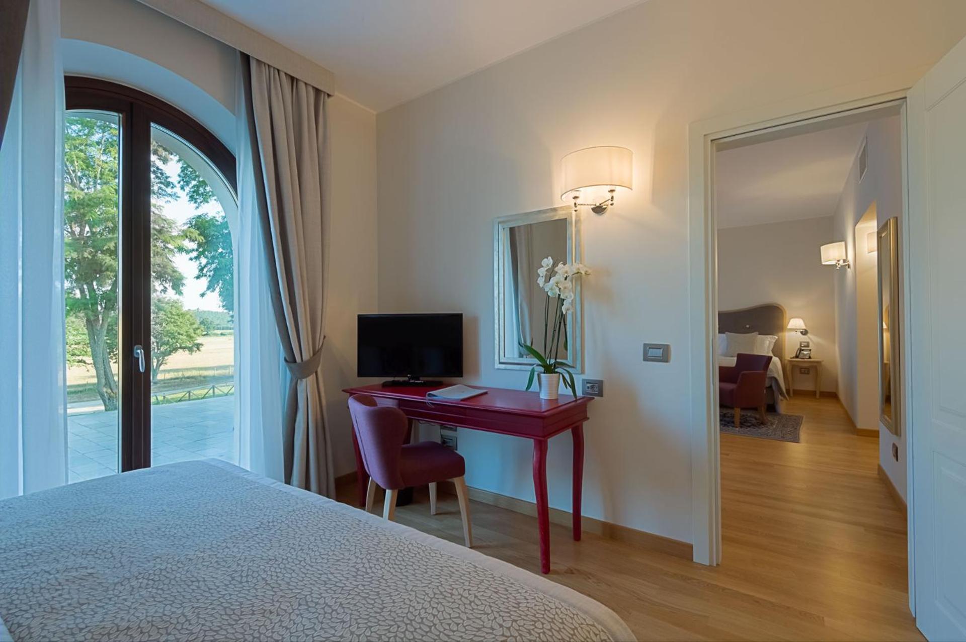Queen Room photo 1
