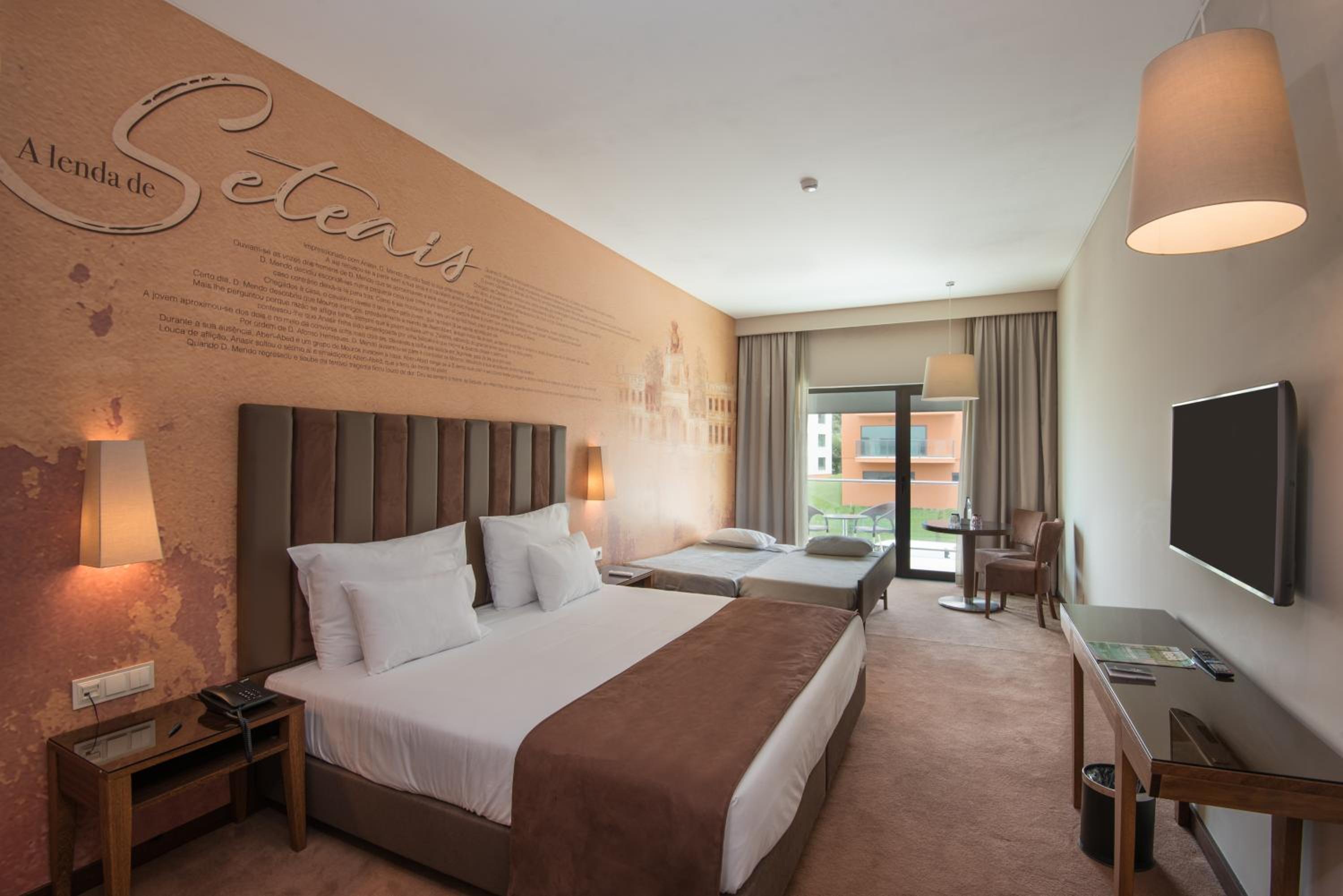 Family Twin Room (2 Adults + 2 Children)
