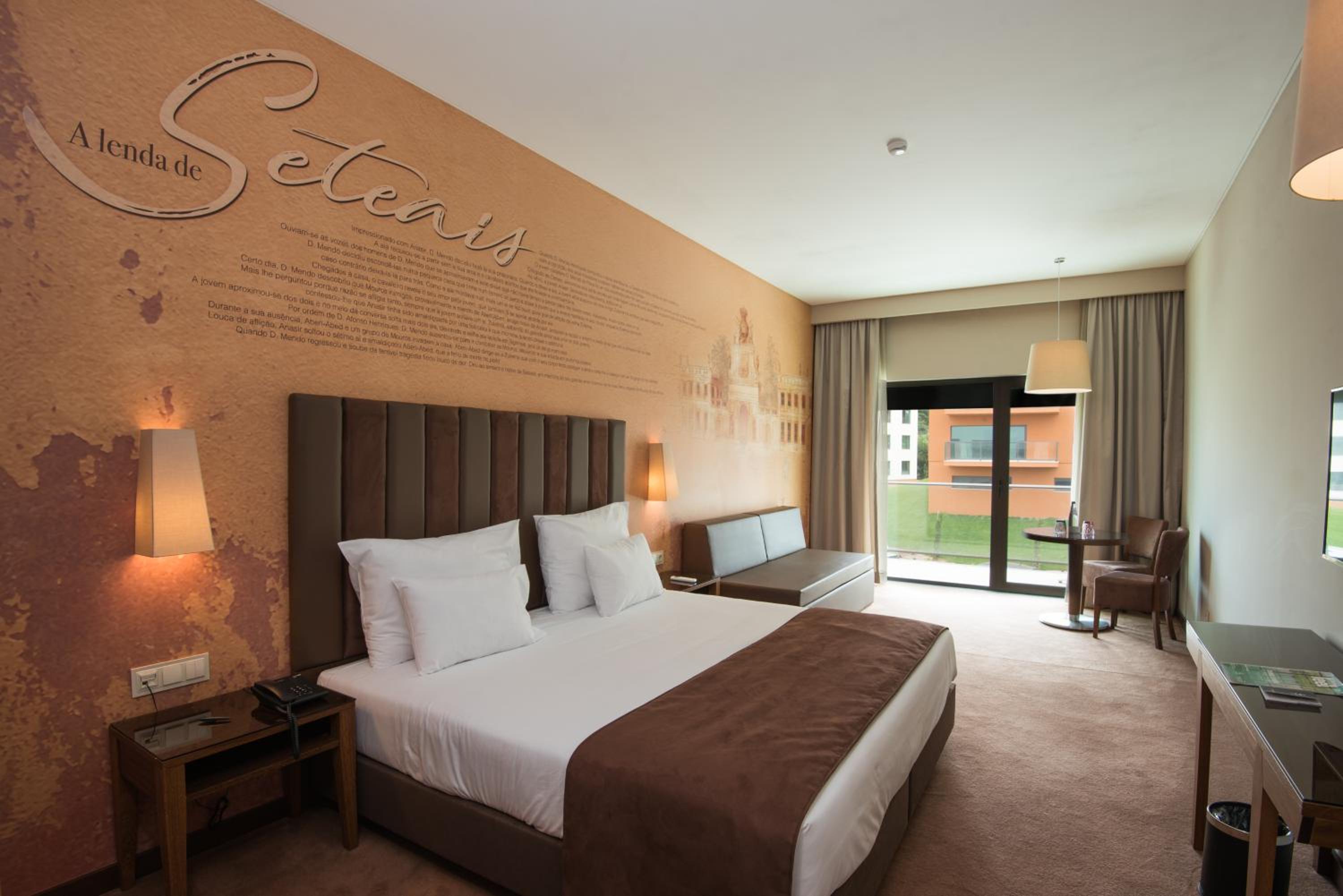 Family Twin Room (2 Adults + 2 Children)