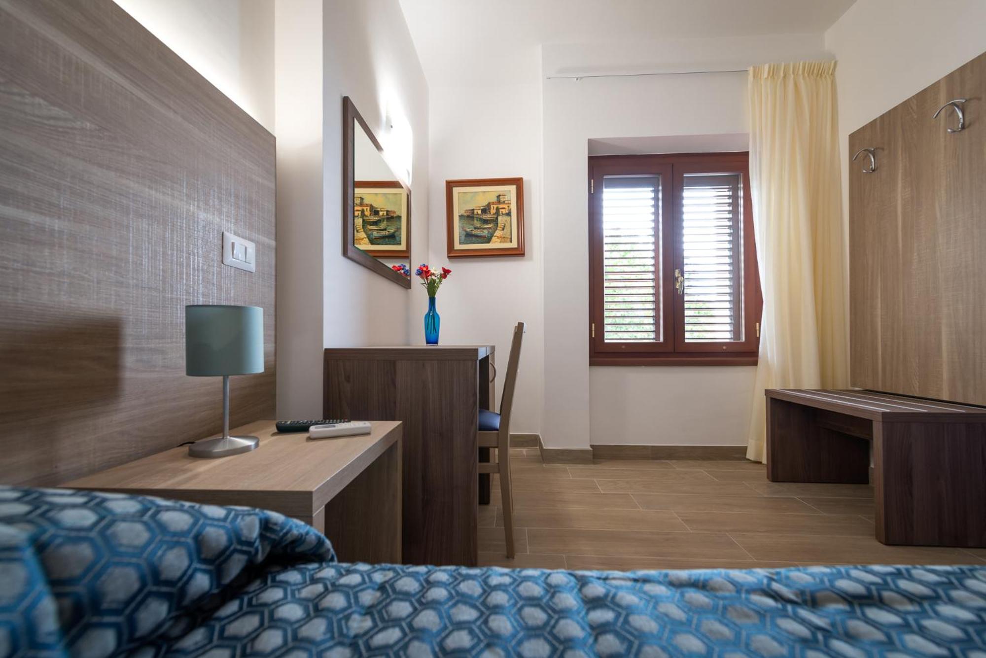 Double Room with Lake View photo 2