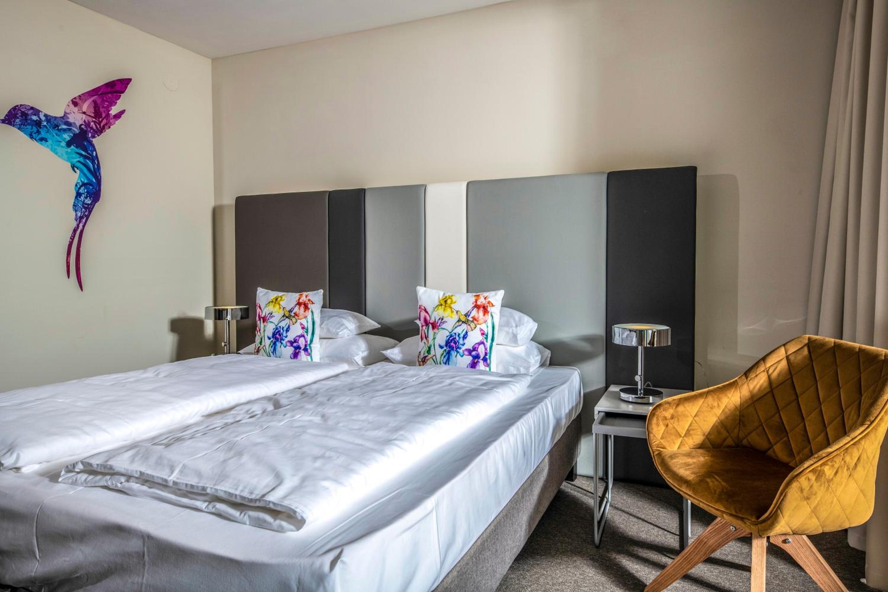 Standard Double or Twin Room with Balcony - Photo 6