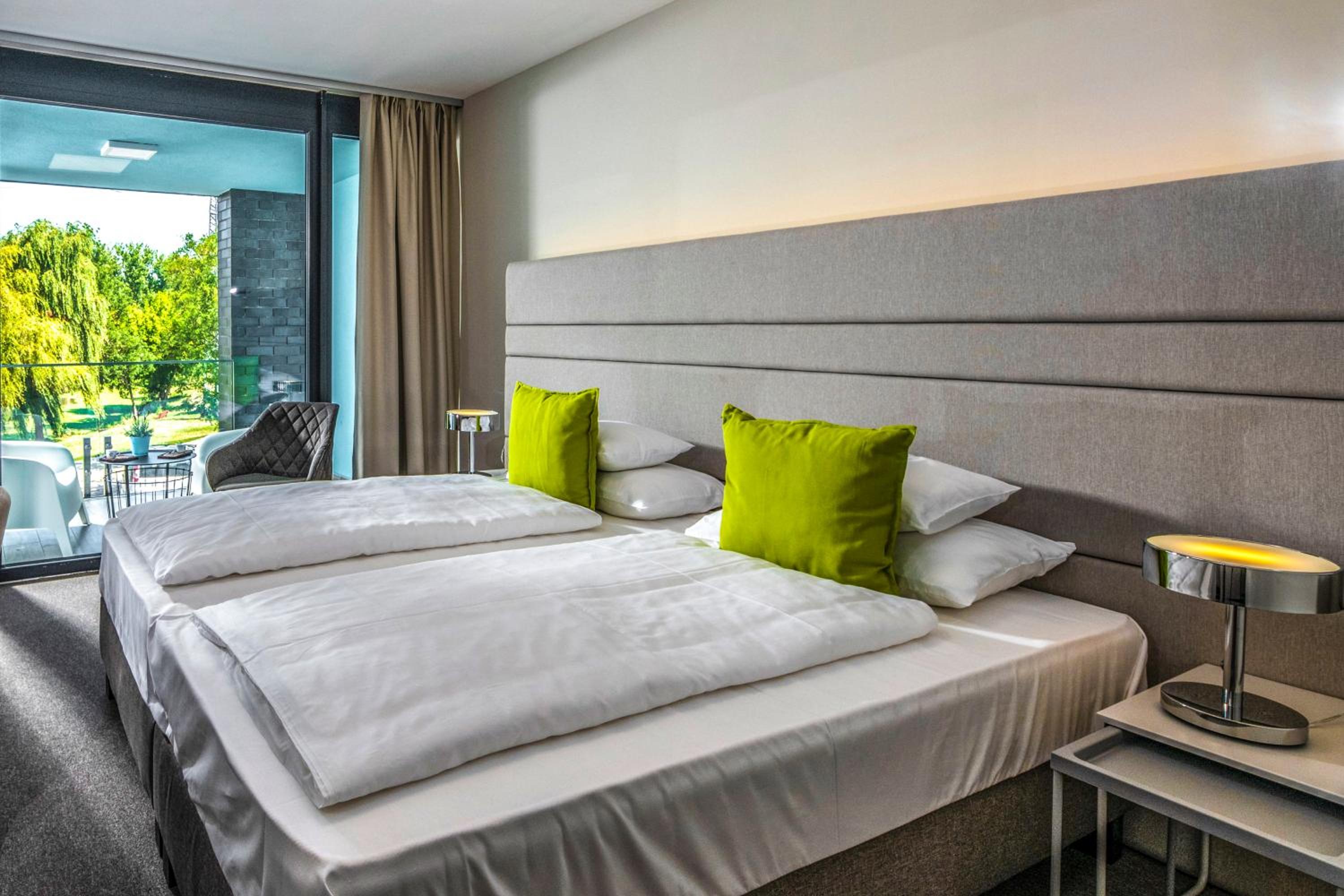 Standard Double or Twin Room with Balcony - Photo 3