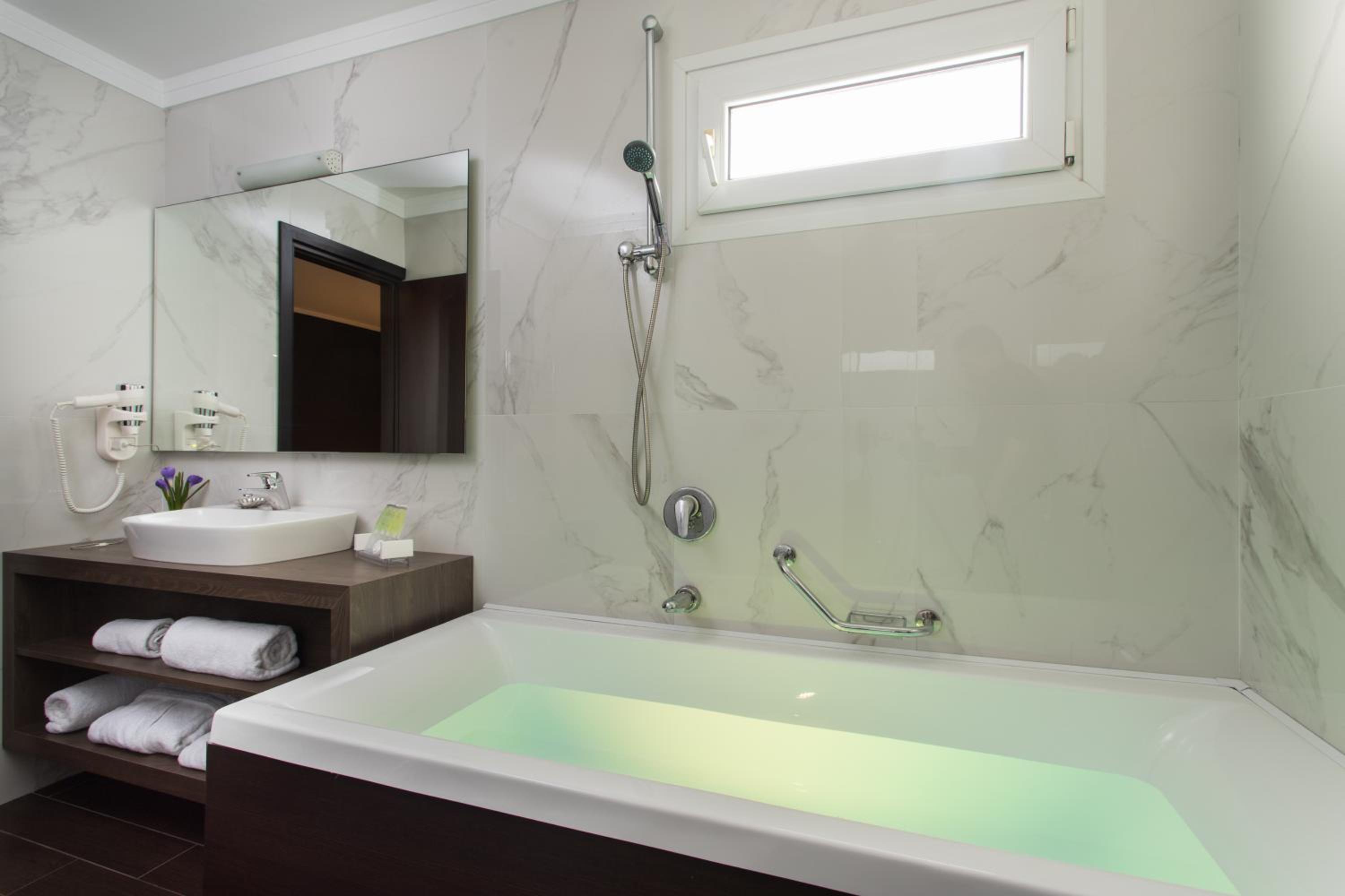 Deluxe Suite - Photo 46