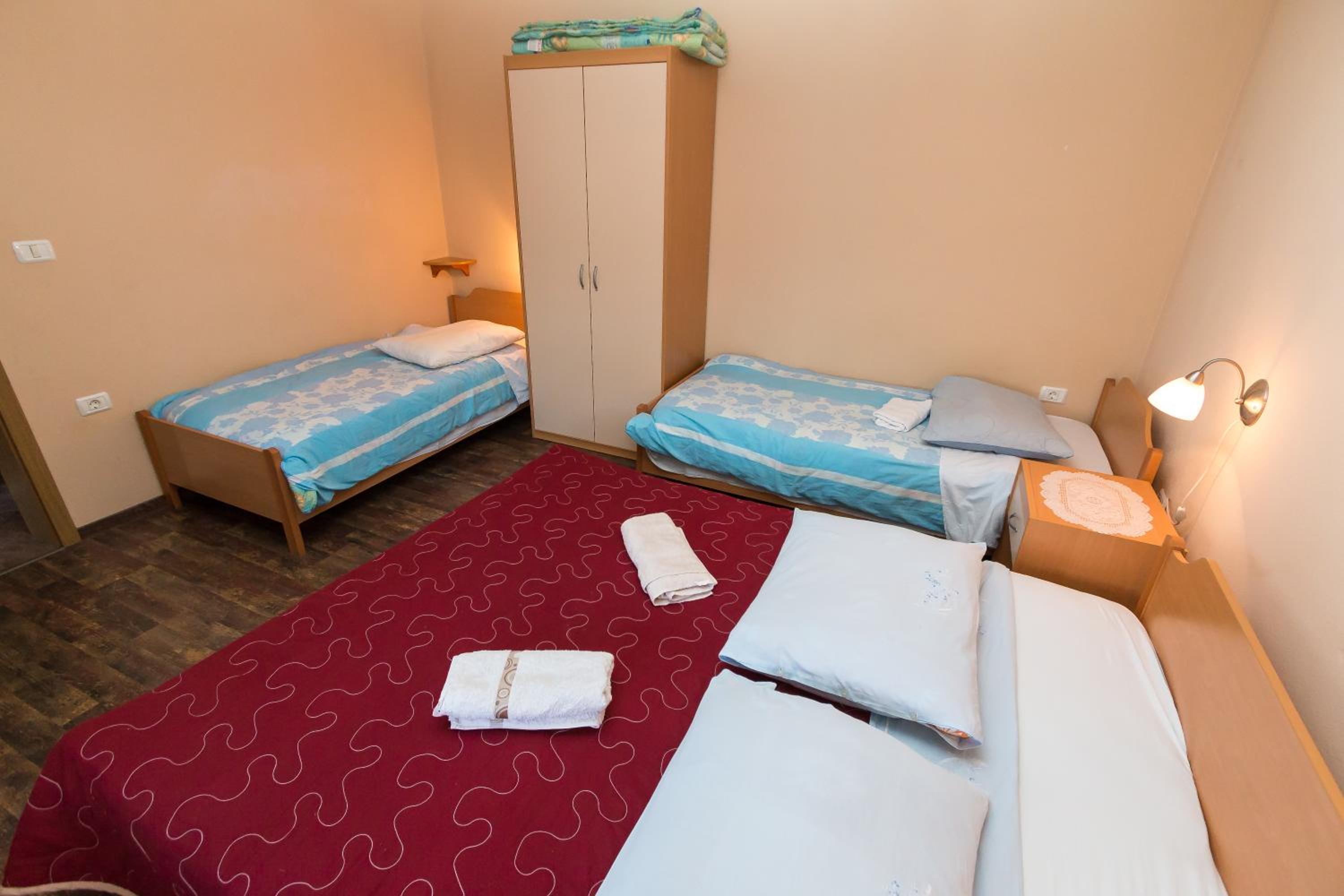 Double or Twin Room with Extra Bed and Private External Bathroom photo 1