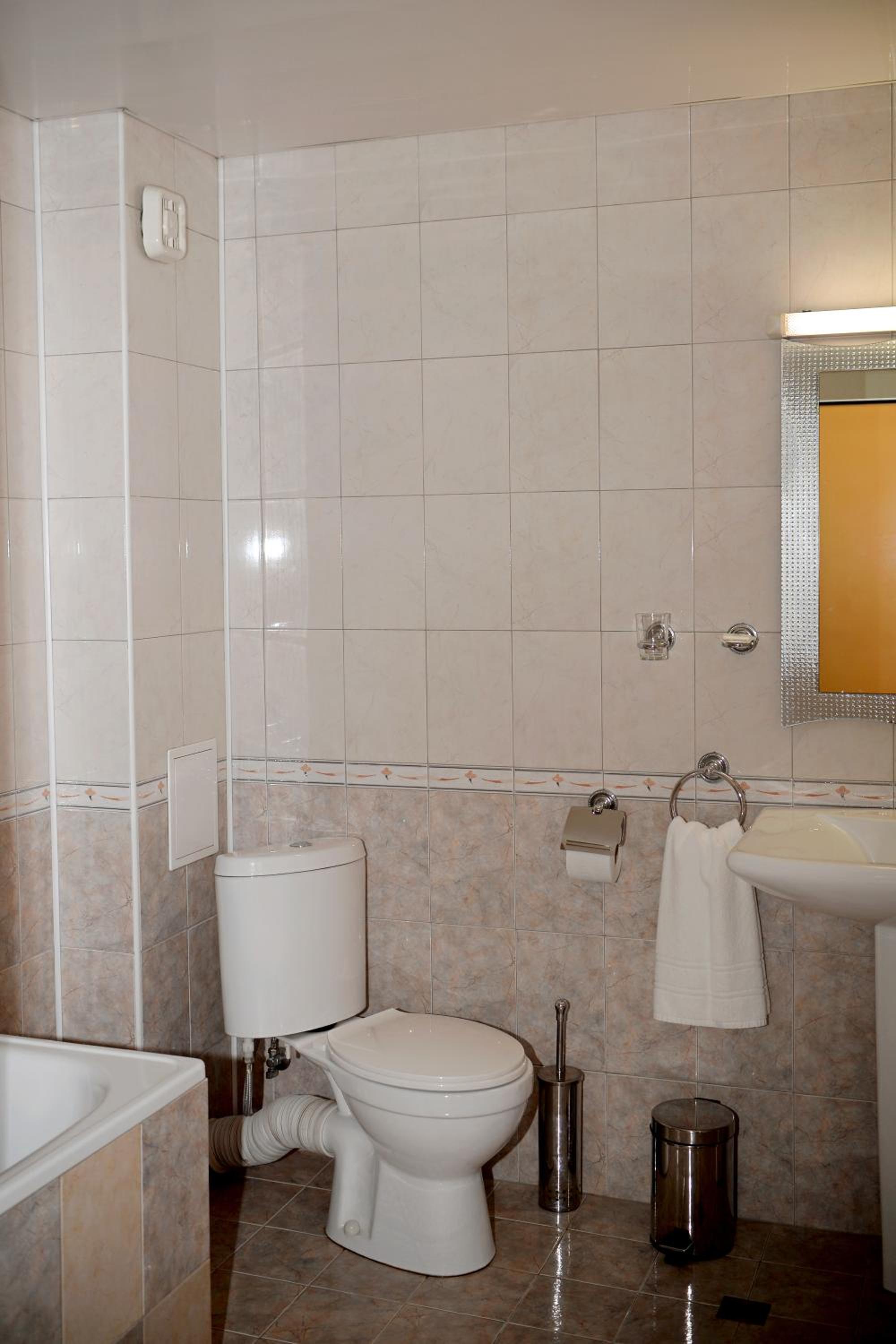 Deluxe Double Room with Bath photo 2