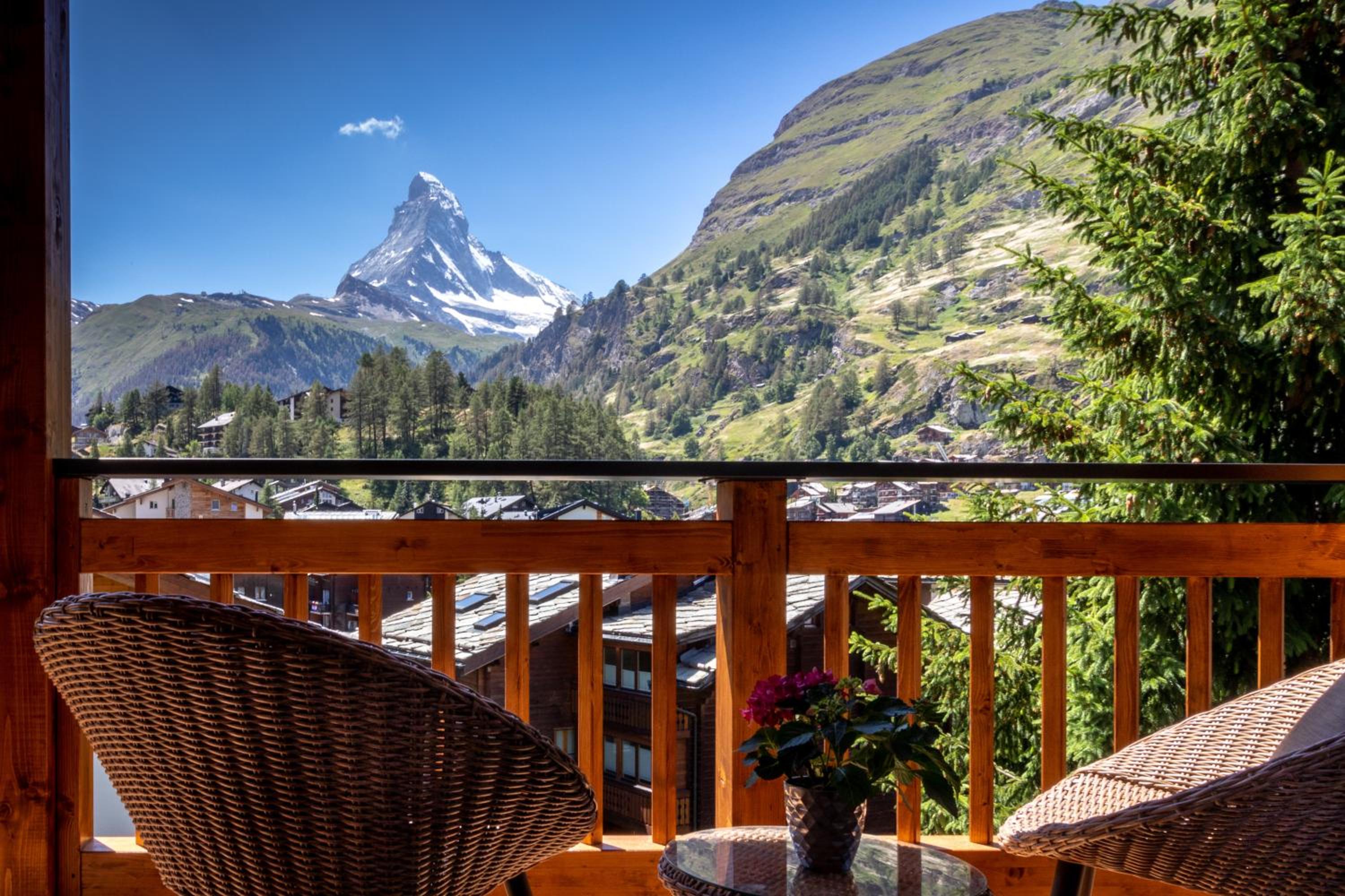 Suite with Mountain View - Photo 5