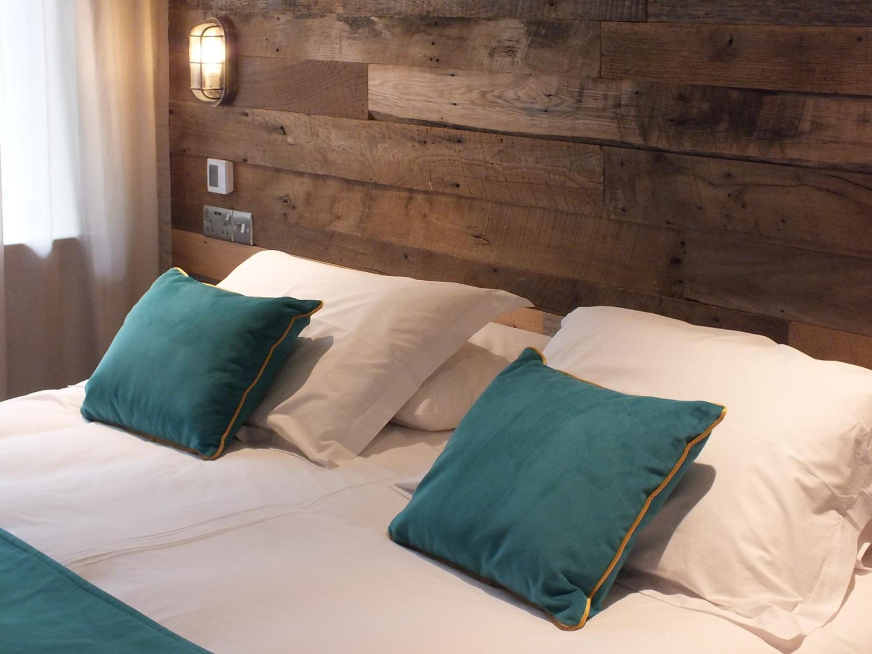 Superior Double or Twin Room photo 3
