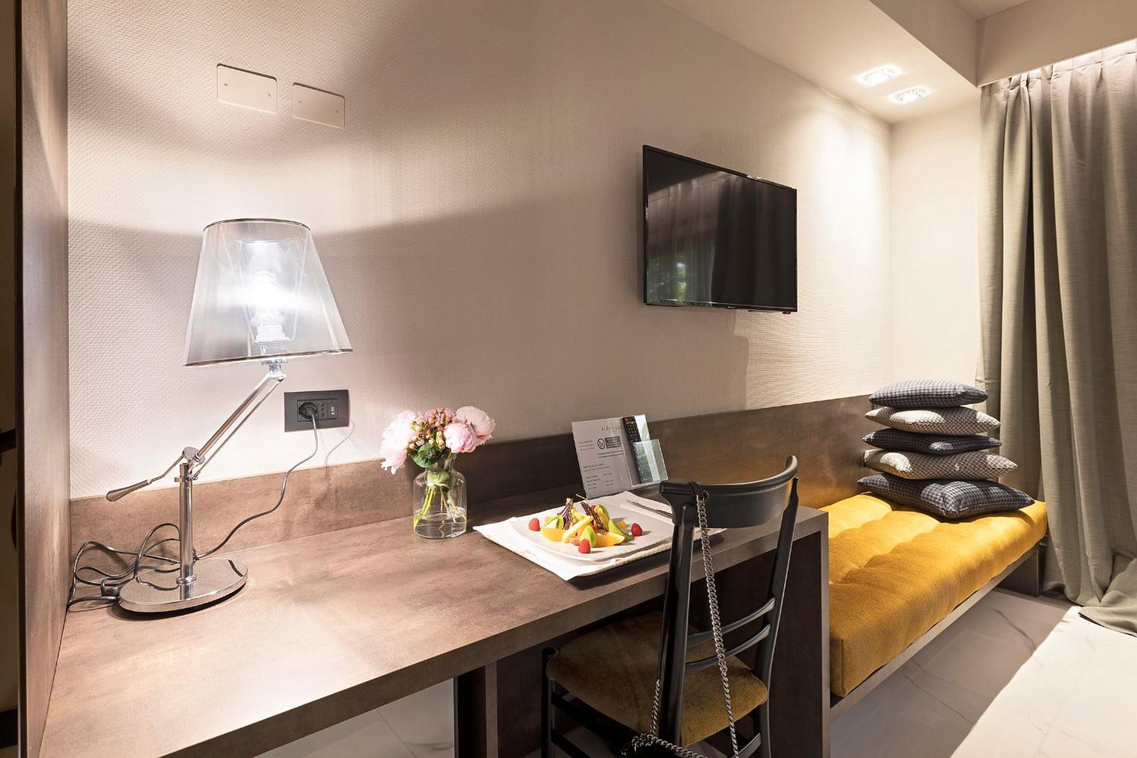 Deluxe Queen Room - Photo 3