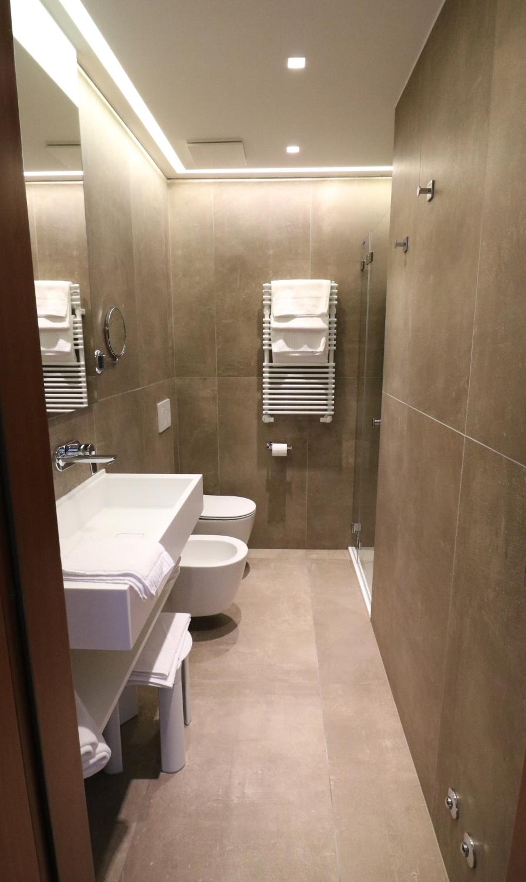 Standard Twin Room photo 3