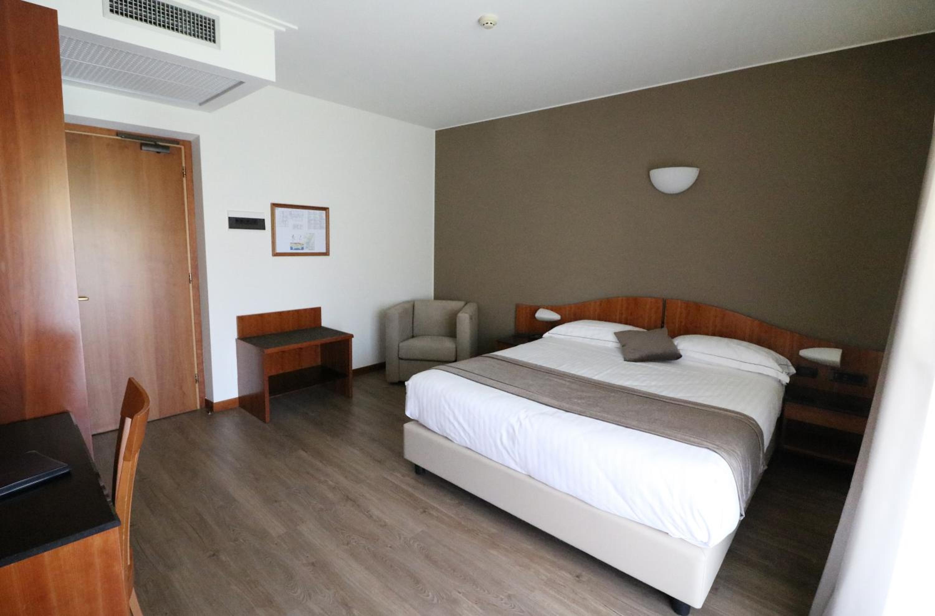Double Room photo 2