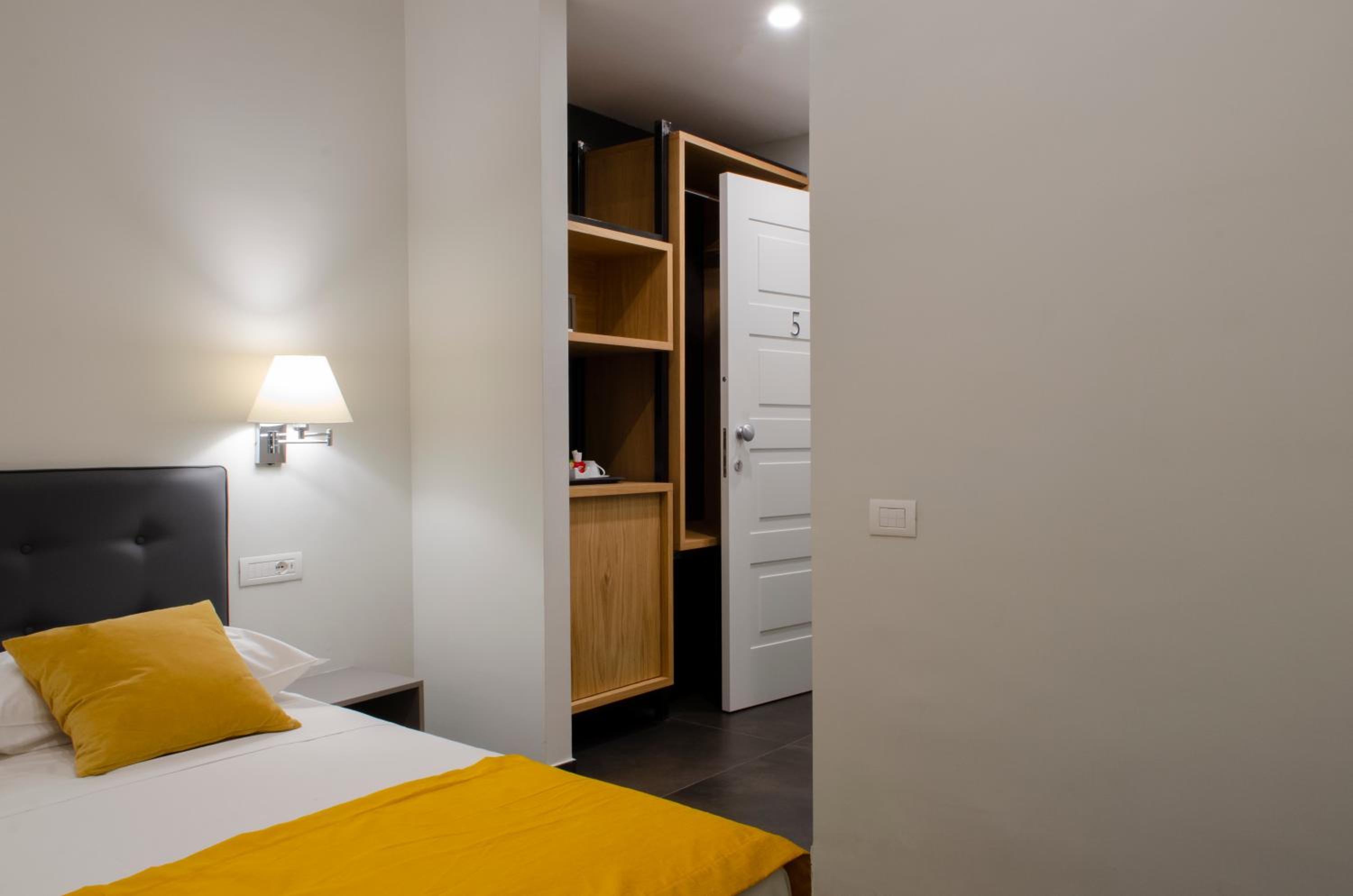 Queen Room with Spa Bath