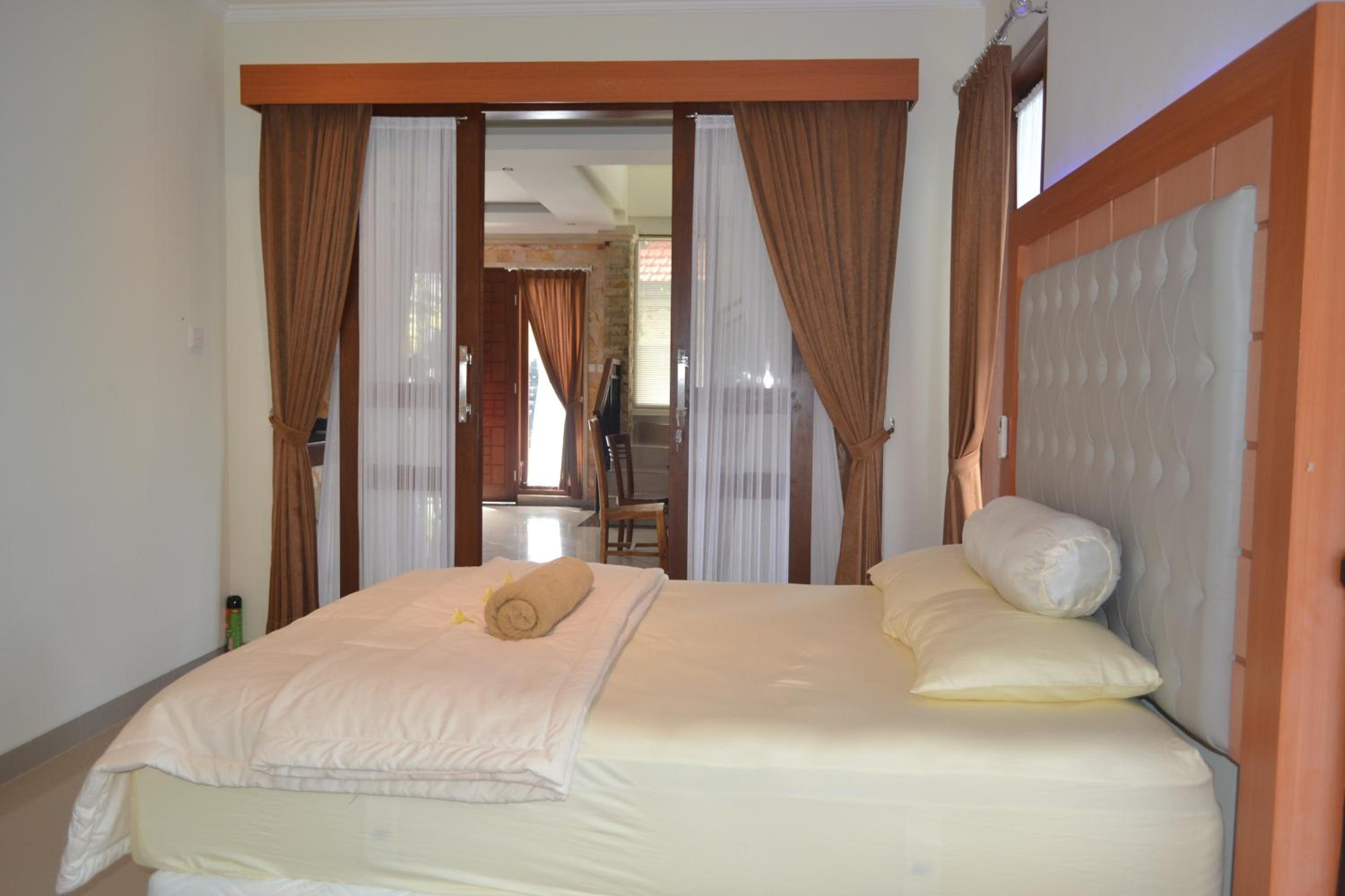 Villa photo 1