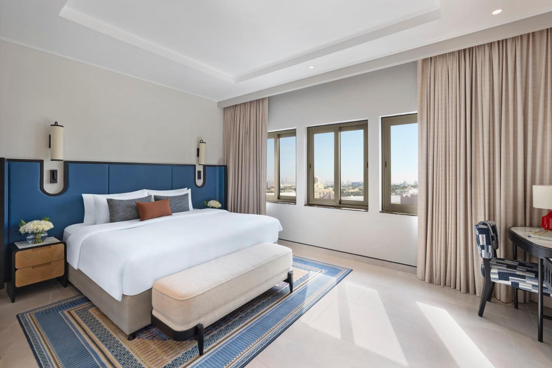 Two Bedroom Presidential Suite, Newly Renovated, Living Zimmer & Dining Area, Evening Drinks & Canapes Section