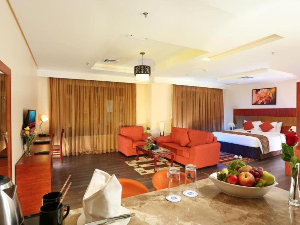 Superior King Suite with Sitting Area