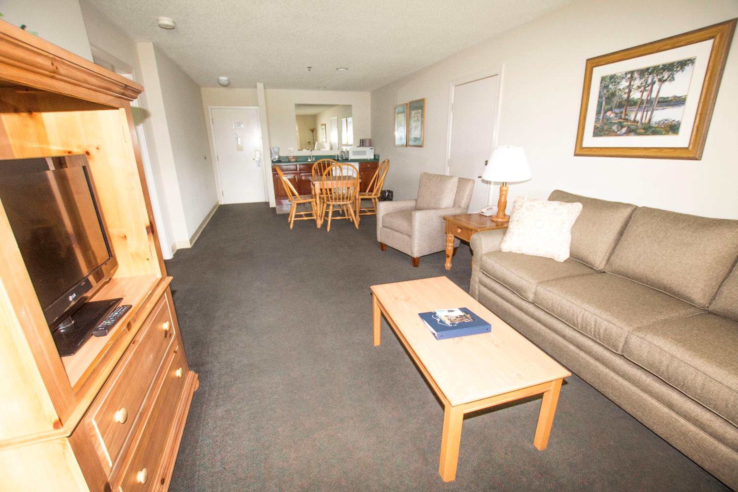 One-Bedroom King Suite photo 1