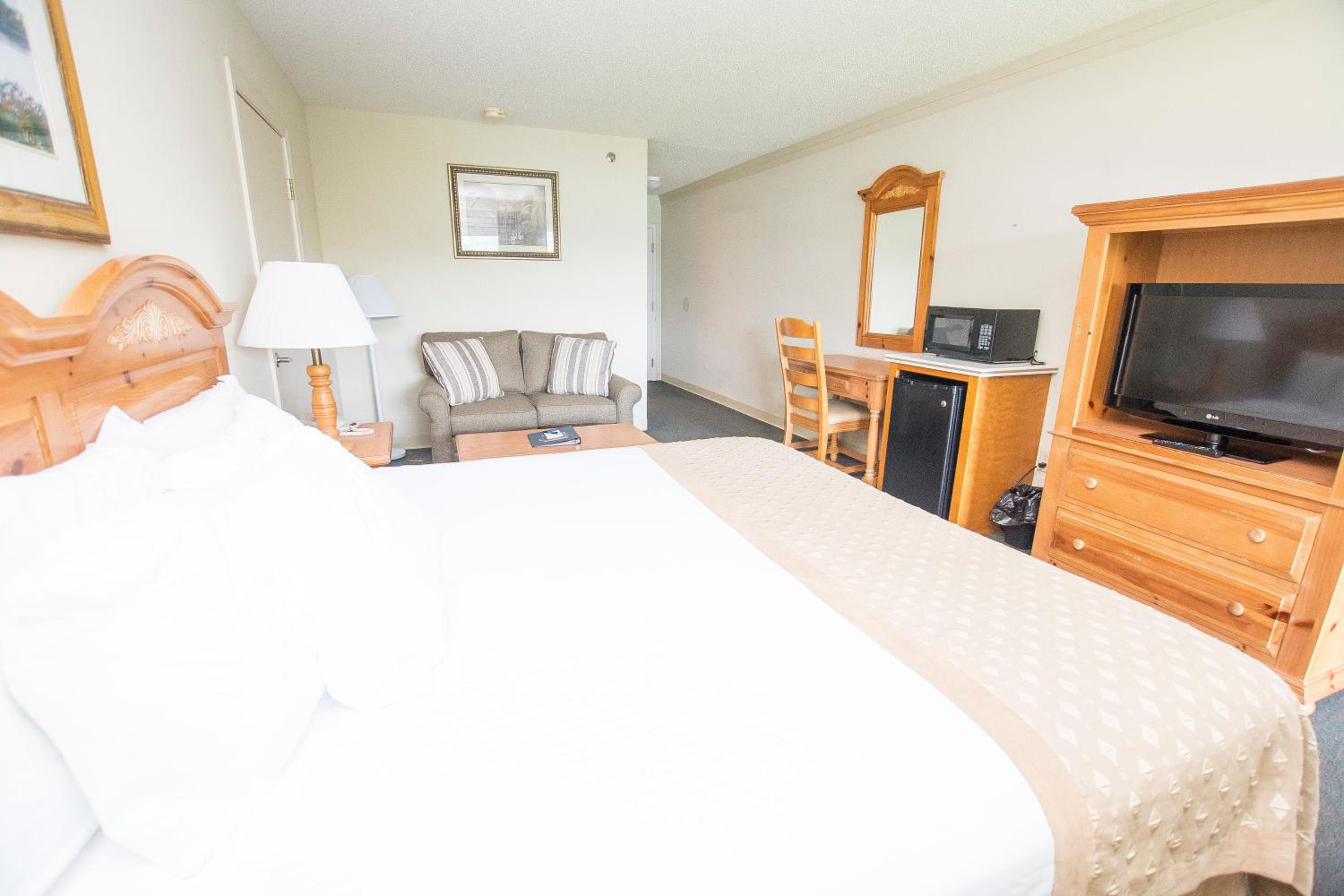 King Room with Lake View photo 1