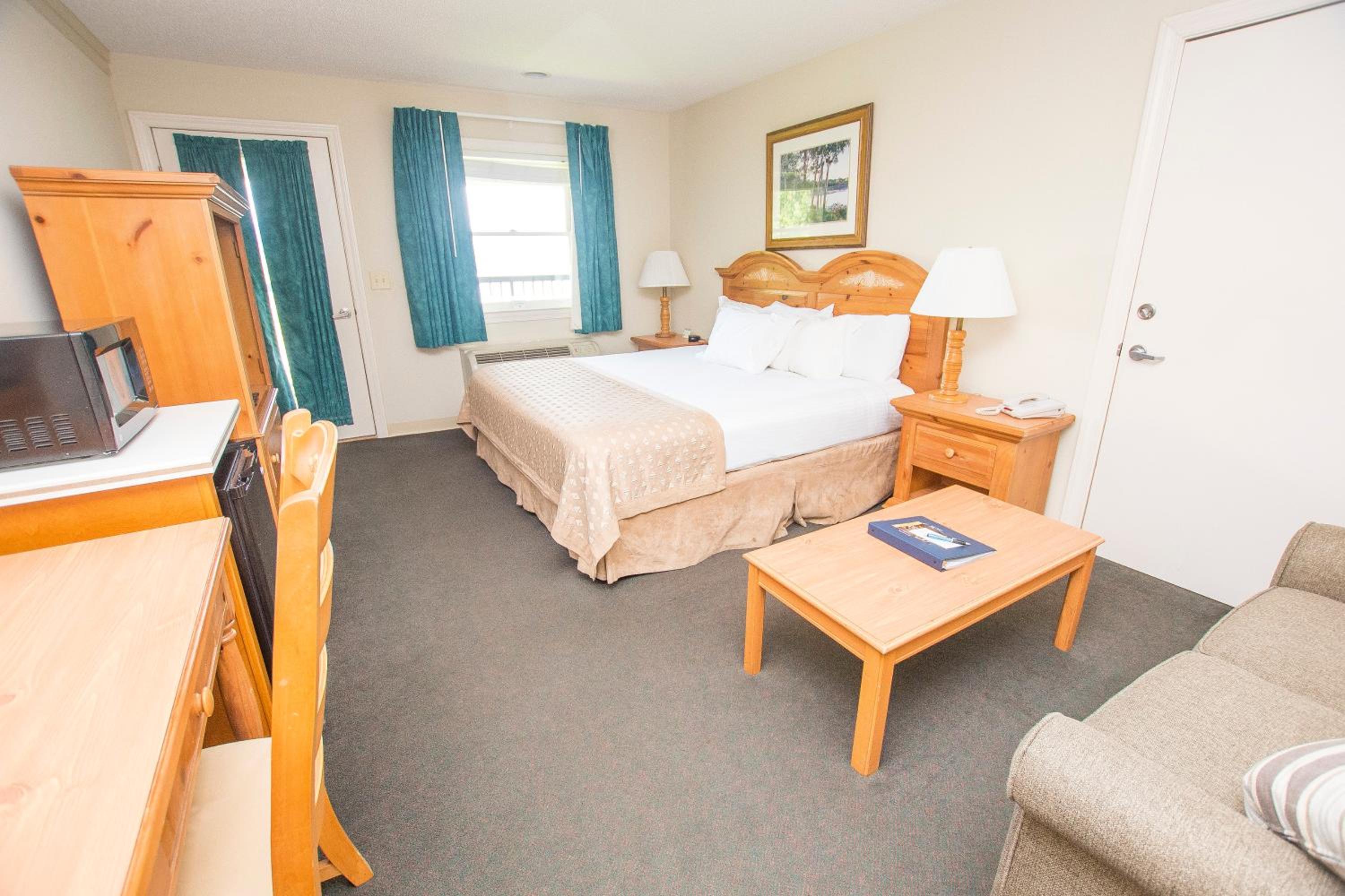 King Room with Lake View photo 2